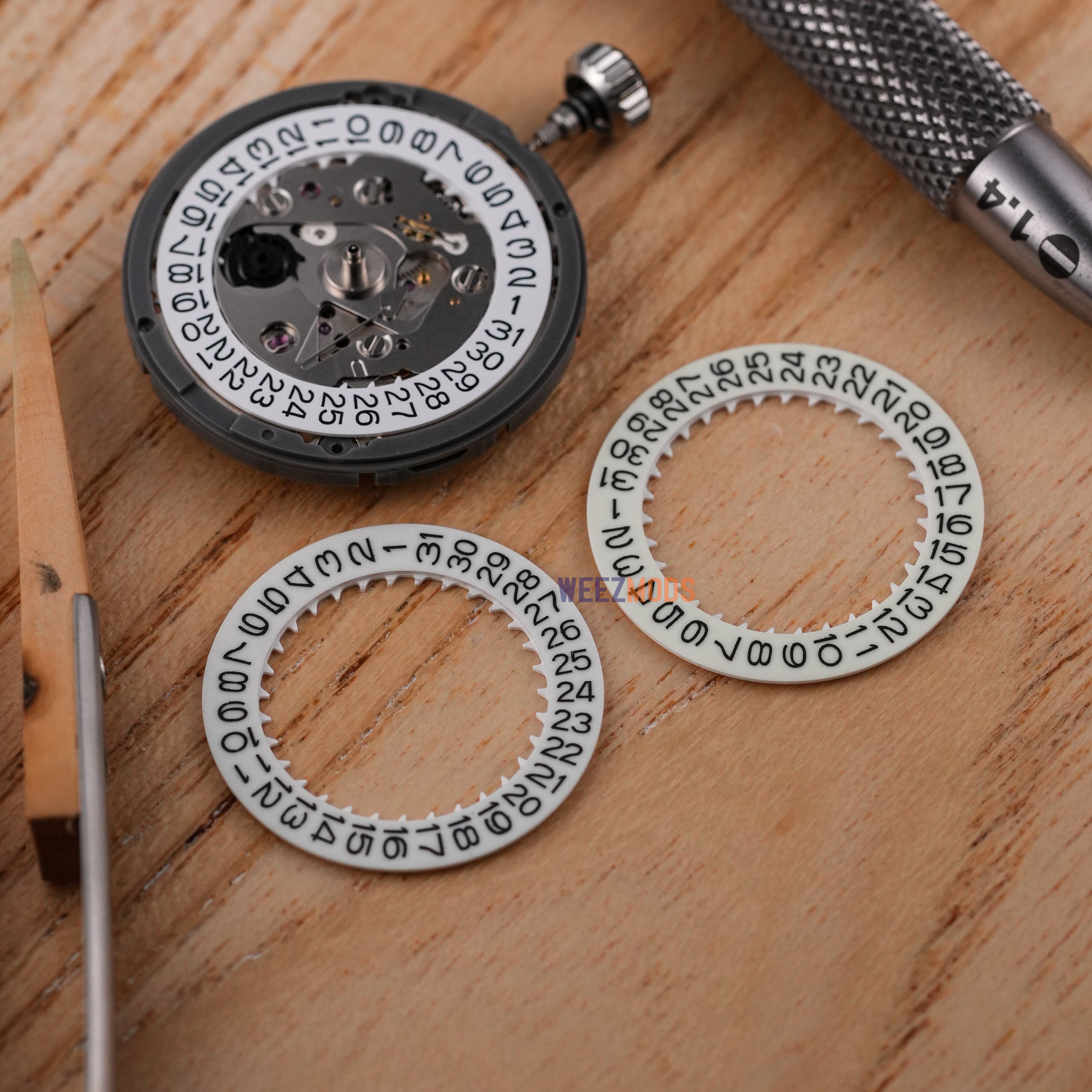 White Date Wheel: 3:00 & 3.80 (Luminous)