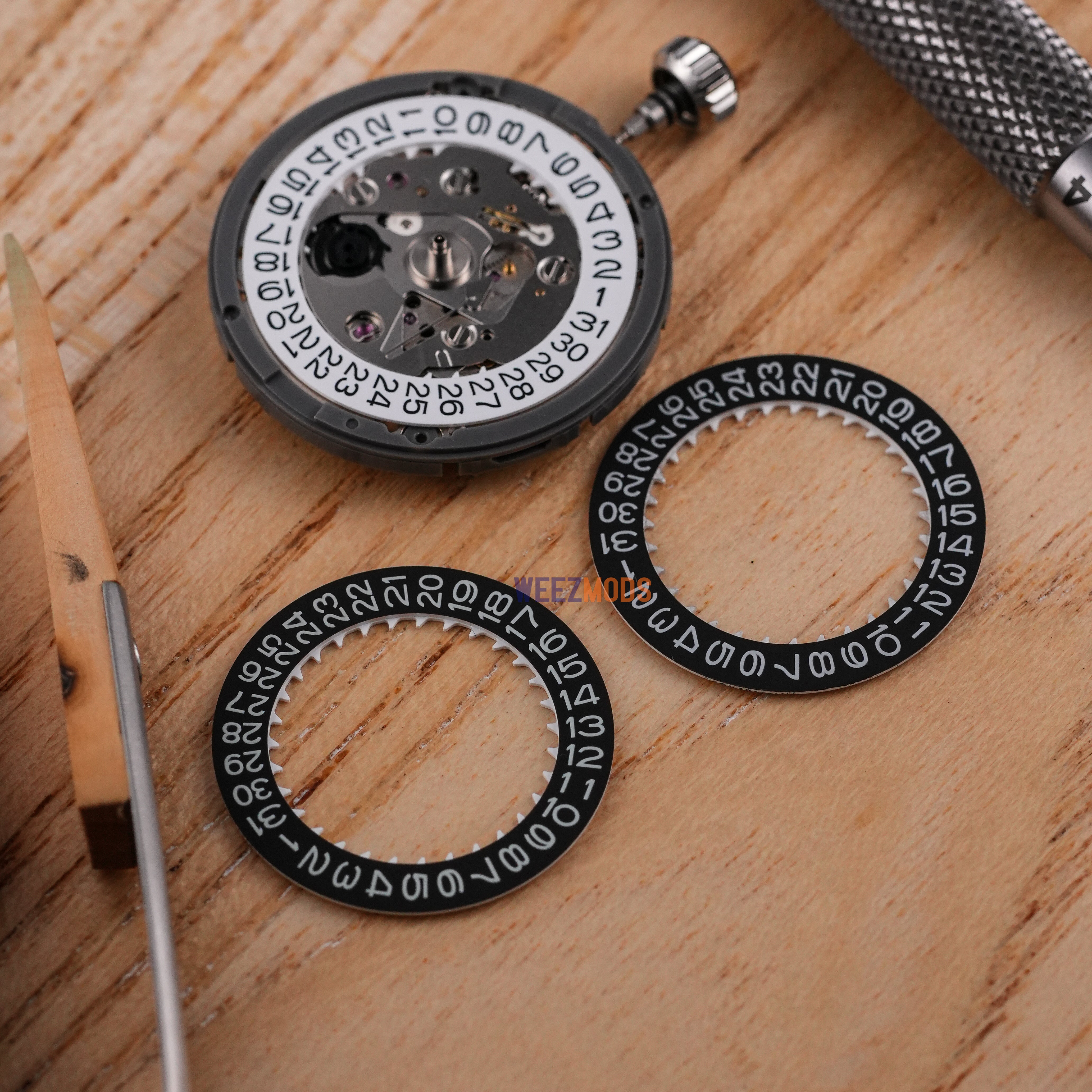 Black Date Wheel: 3:00 & 3:80 (Luminous)