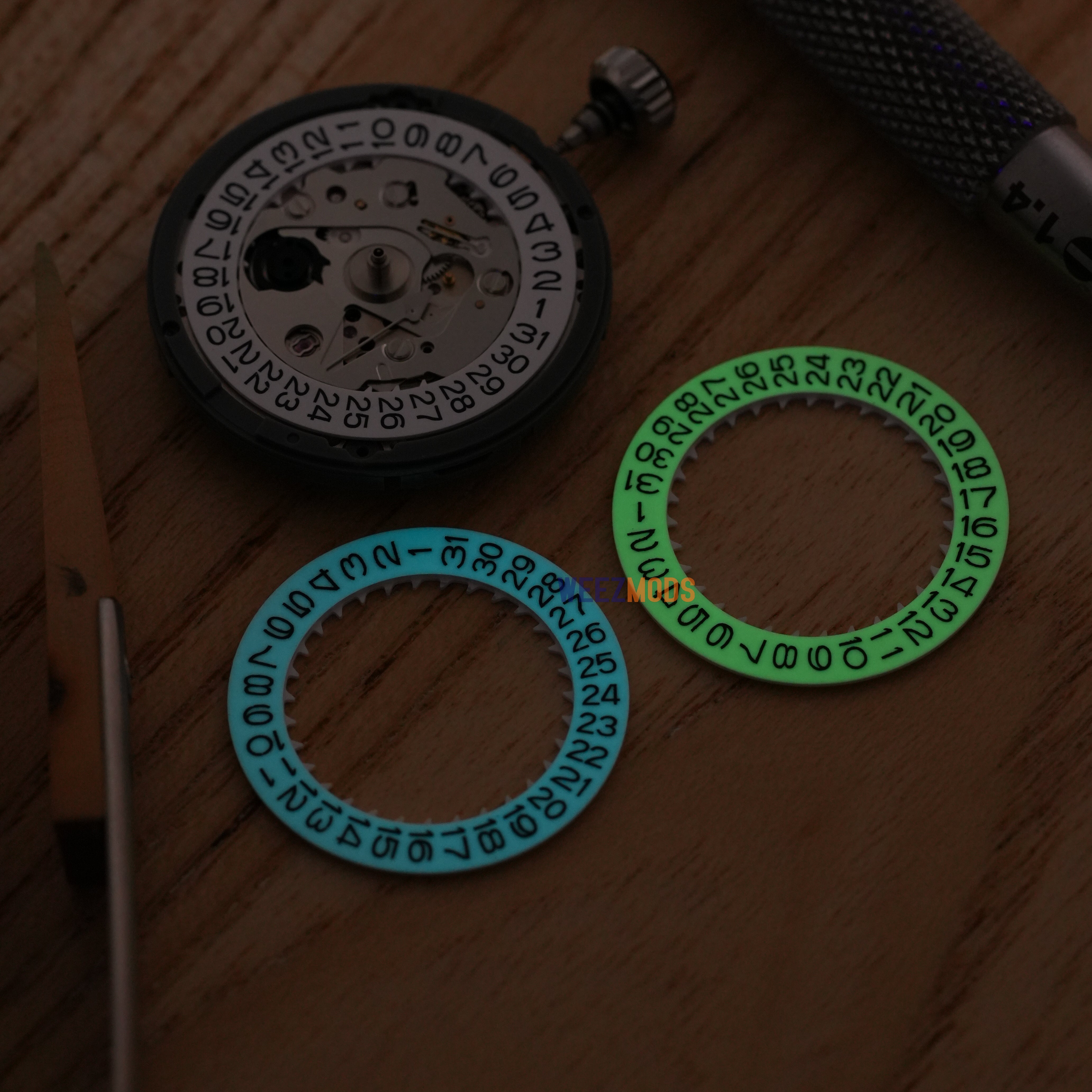 White Date Wheel: 3:00 & 3.80 (Luminous)