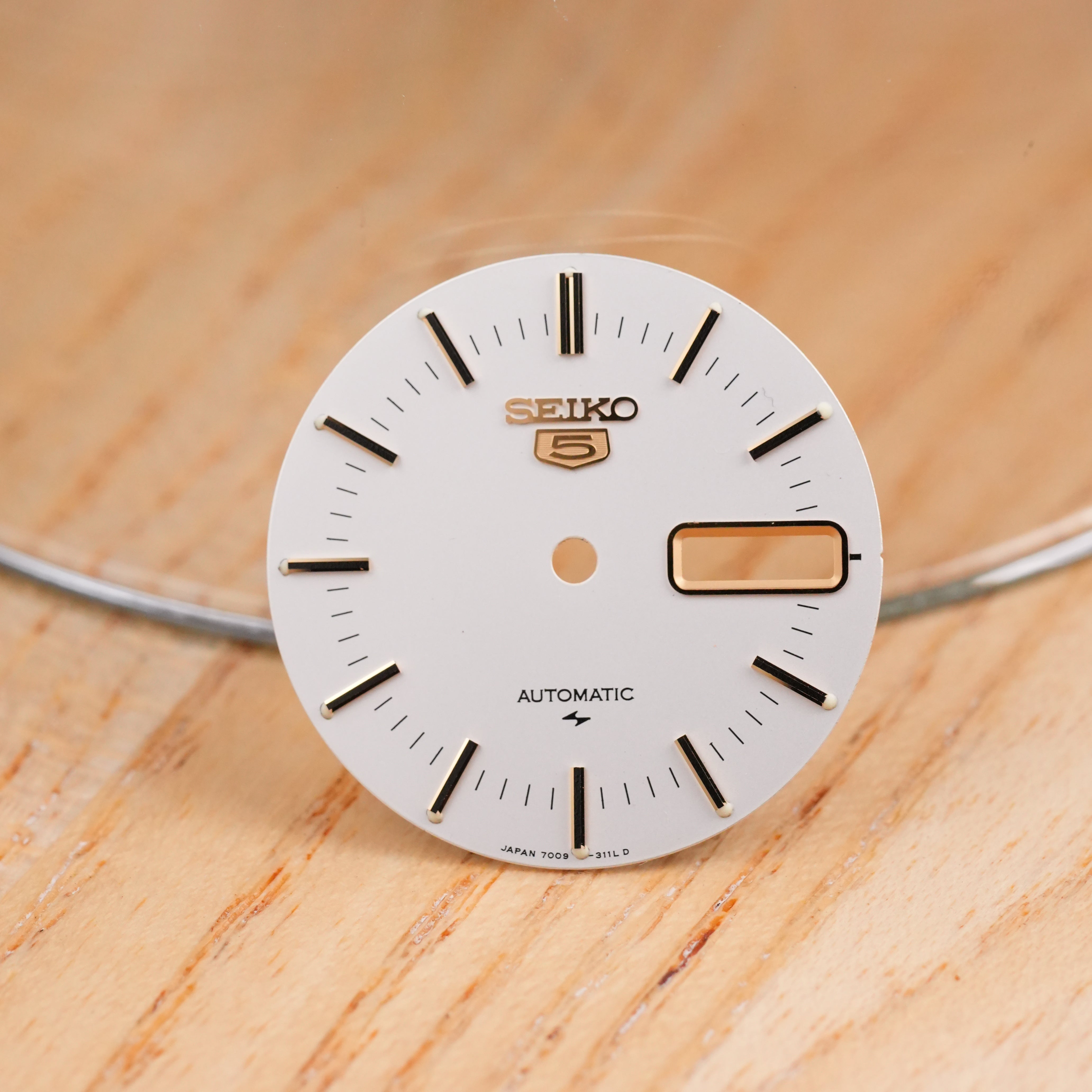 D09: Seiko 5 OEM Dial