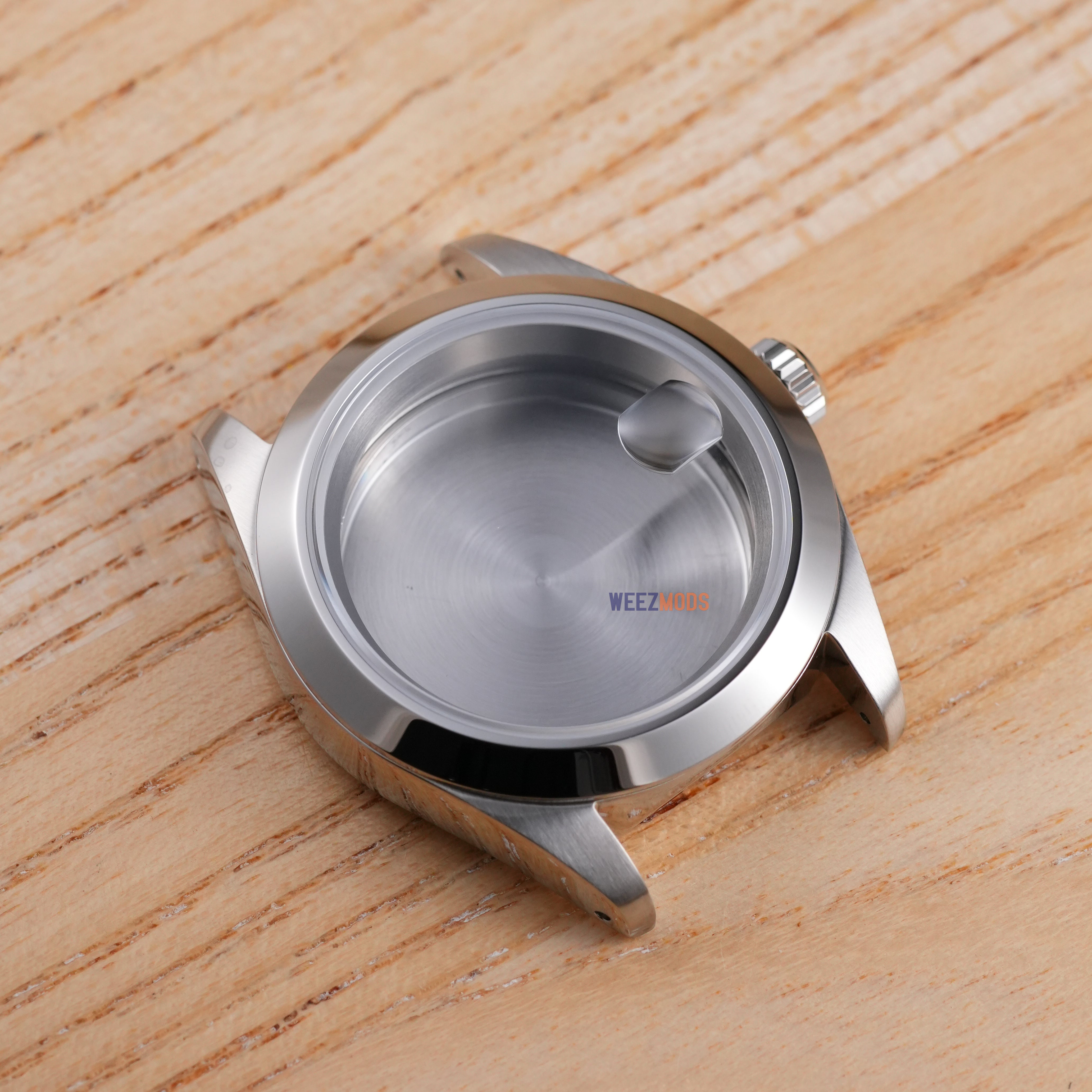 40MM Pilot: Brushed Silver with Cyclops Case