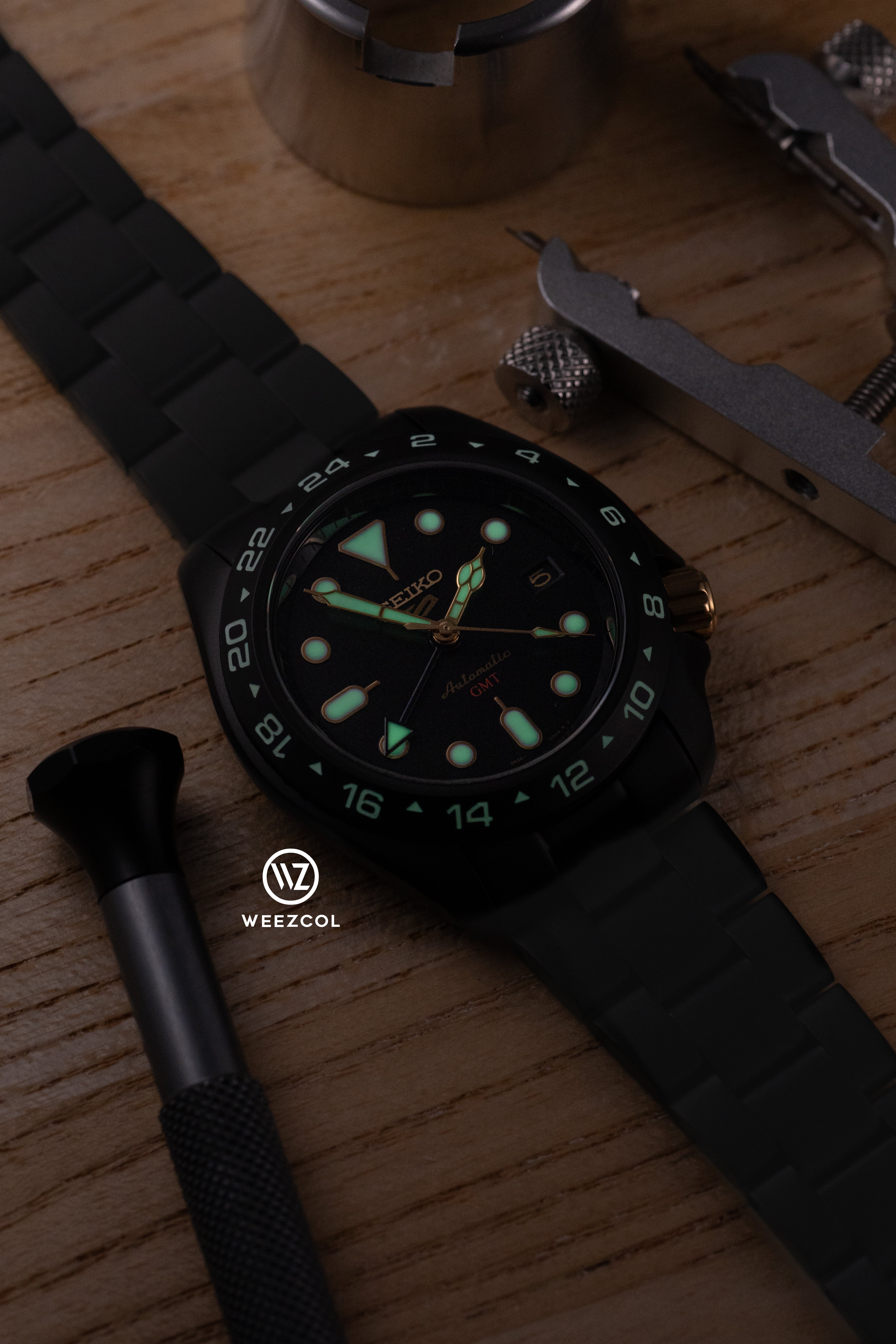 SKX007 SSK036 GMT: Matte Black in Oyster