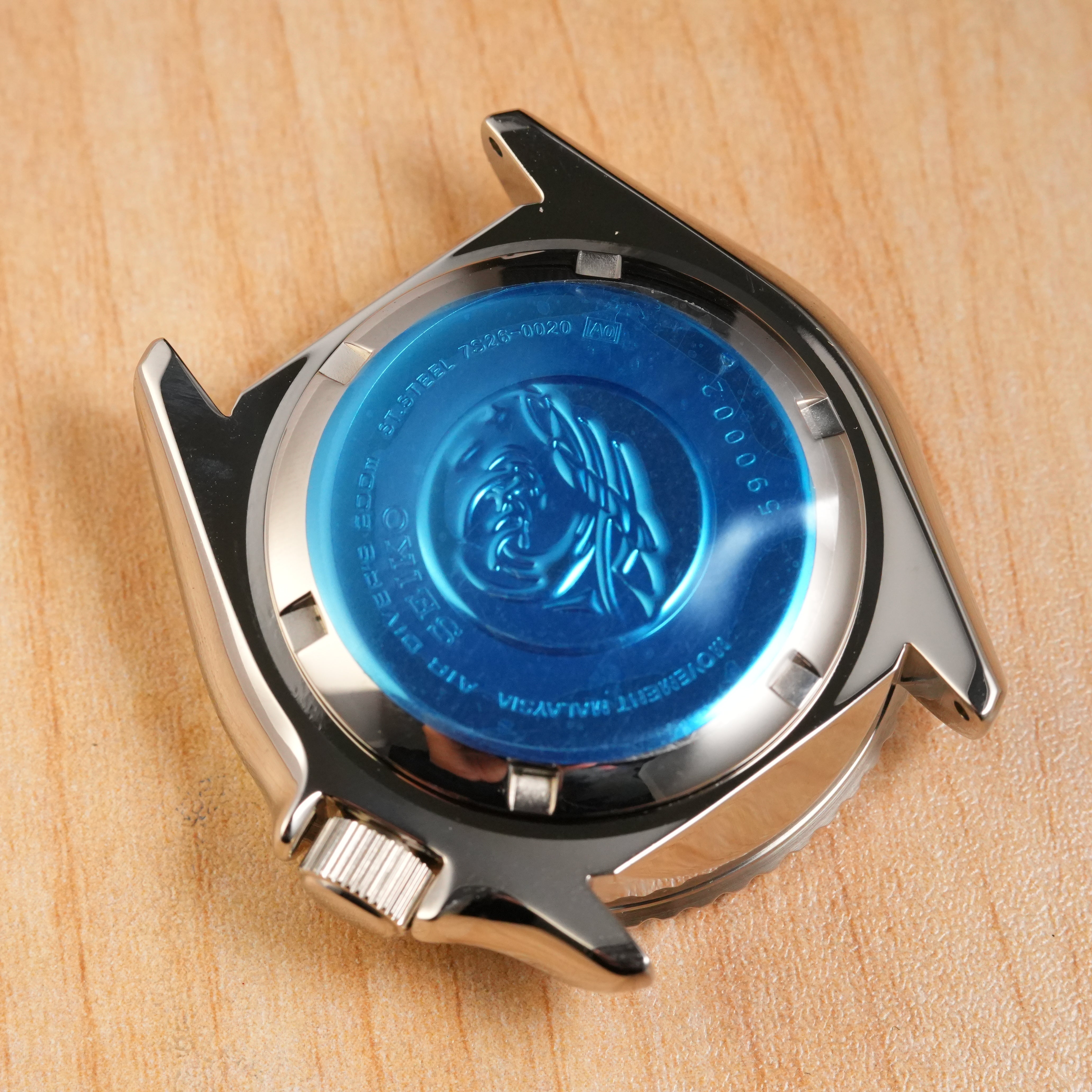 Seiko SKX009: OEM Case