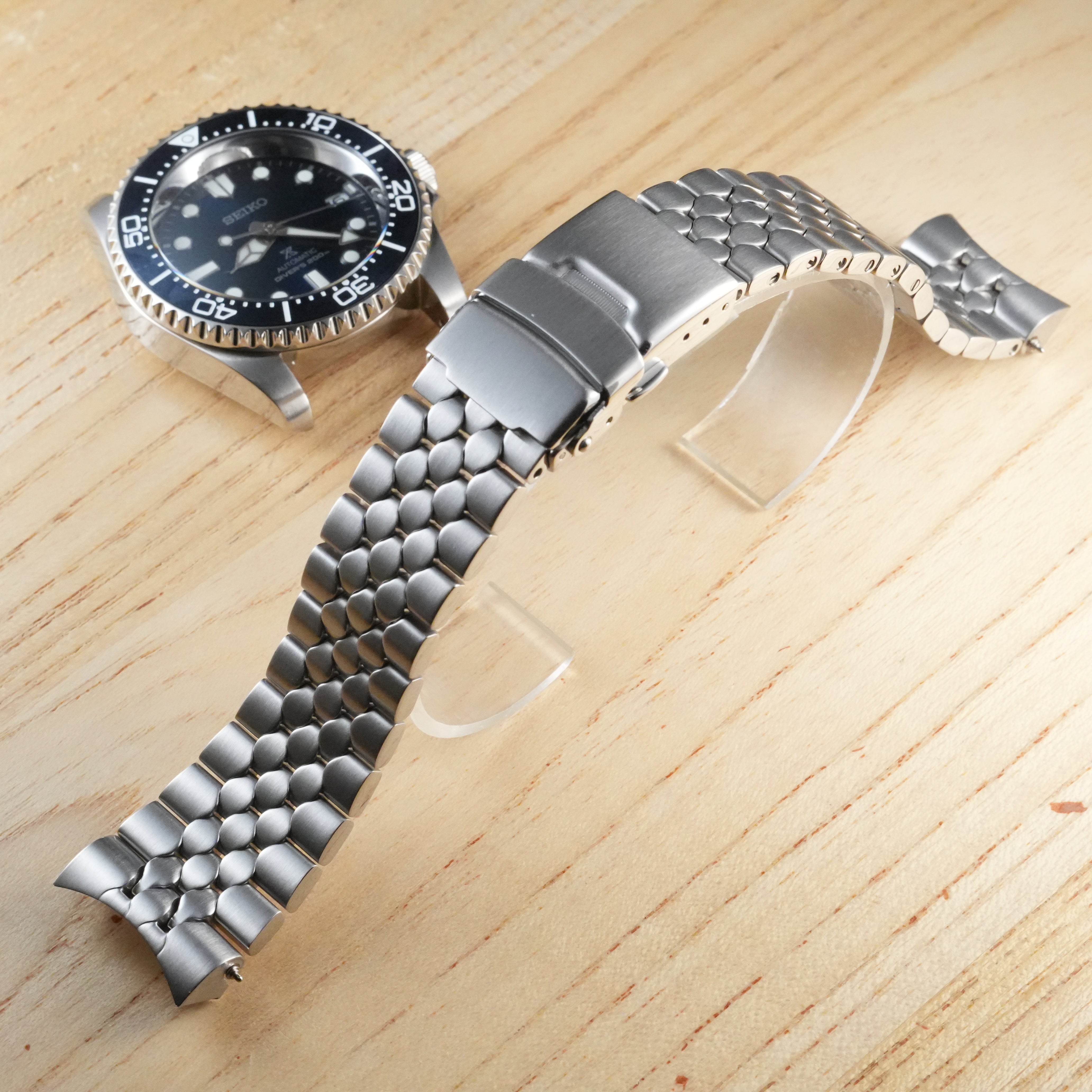 SKX007/SRPD Snakeskin Hexad: Brushed Silver Bracelet
