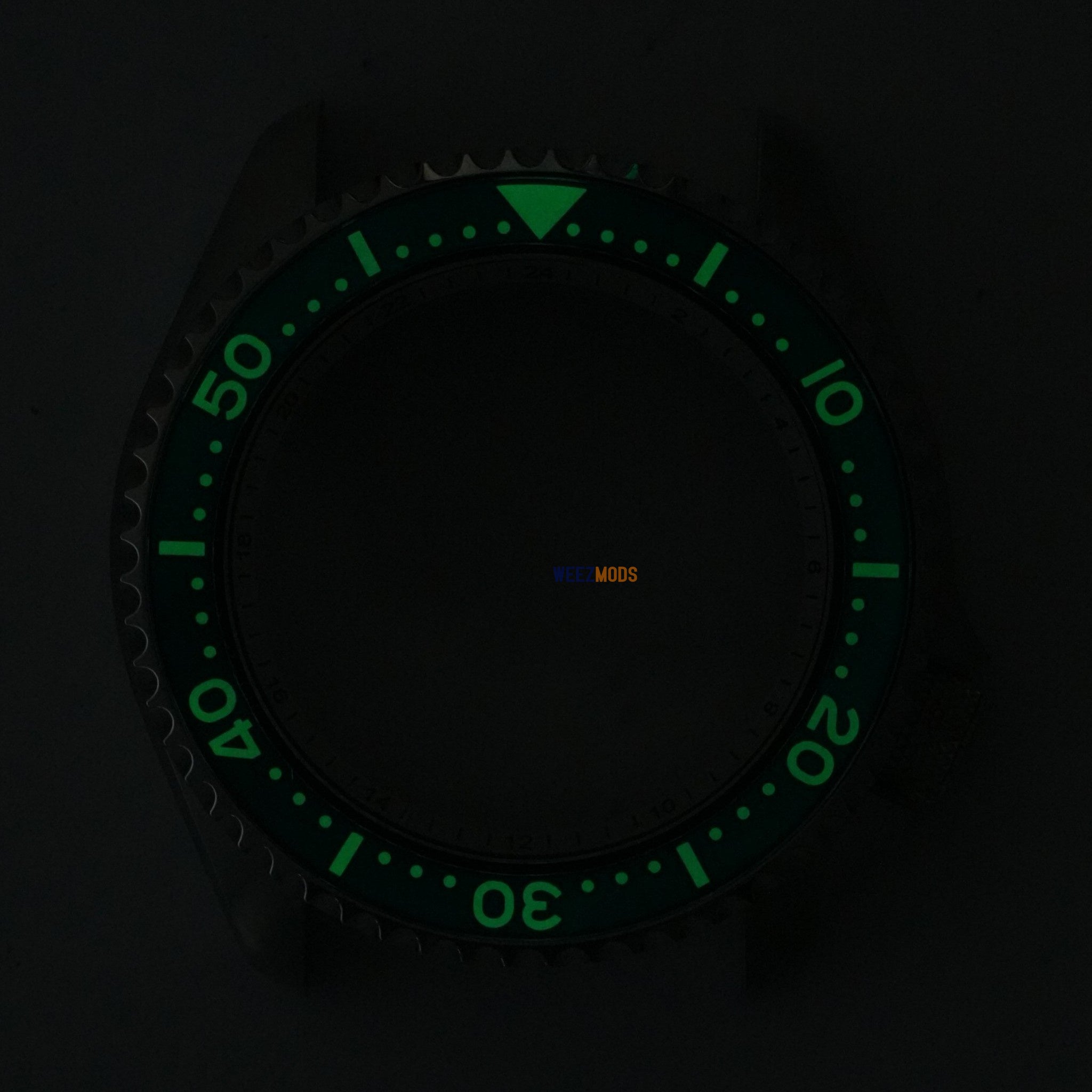 SKX007/SRPD Sub Bakelite: Gray in White Markers (C3 Lume)