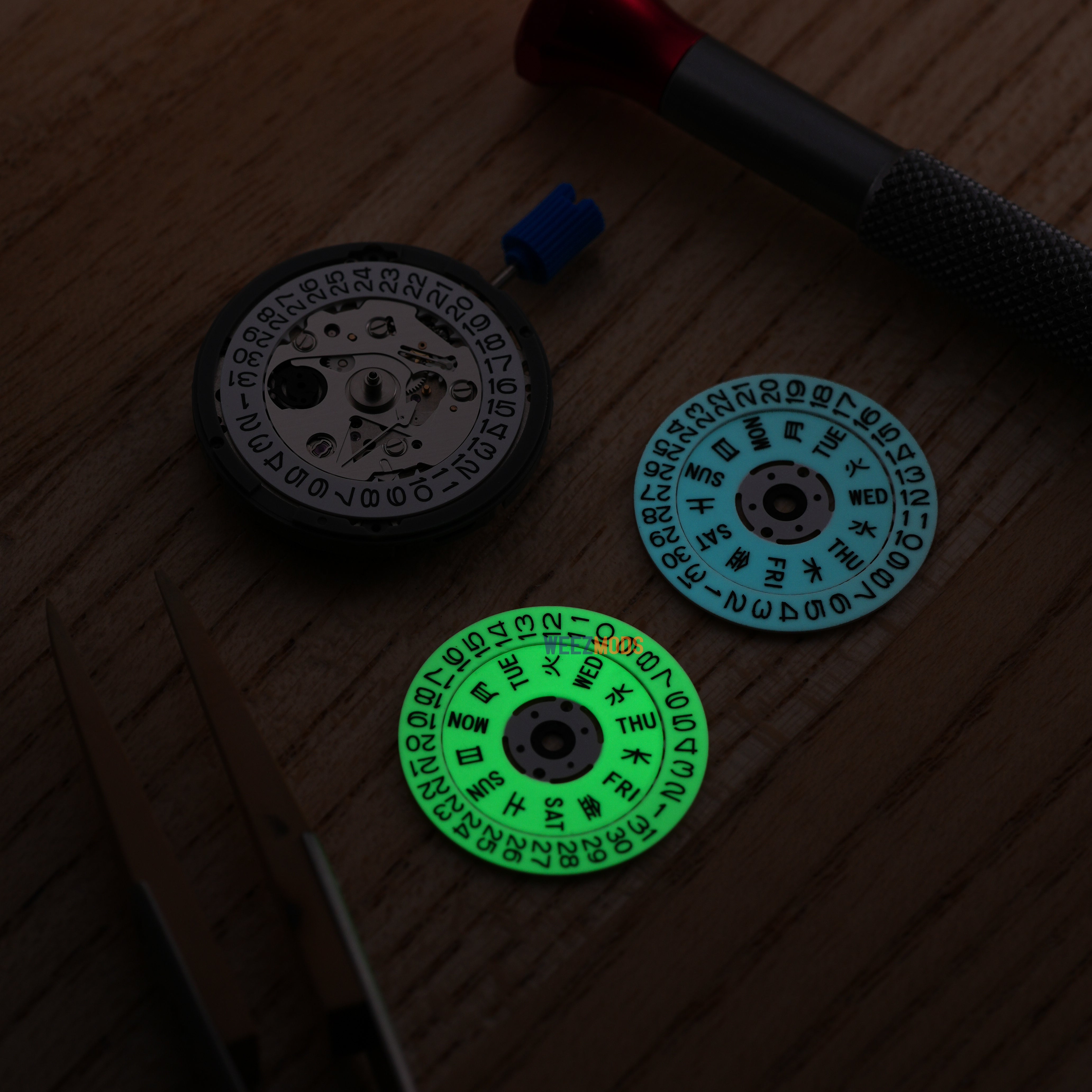 Kanji White Day-Date Wheel: 3:00 & 3:80 (Luminious)