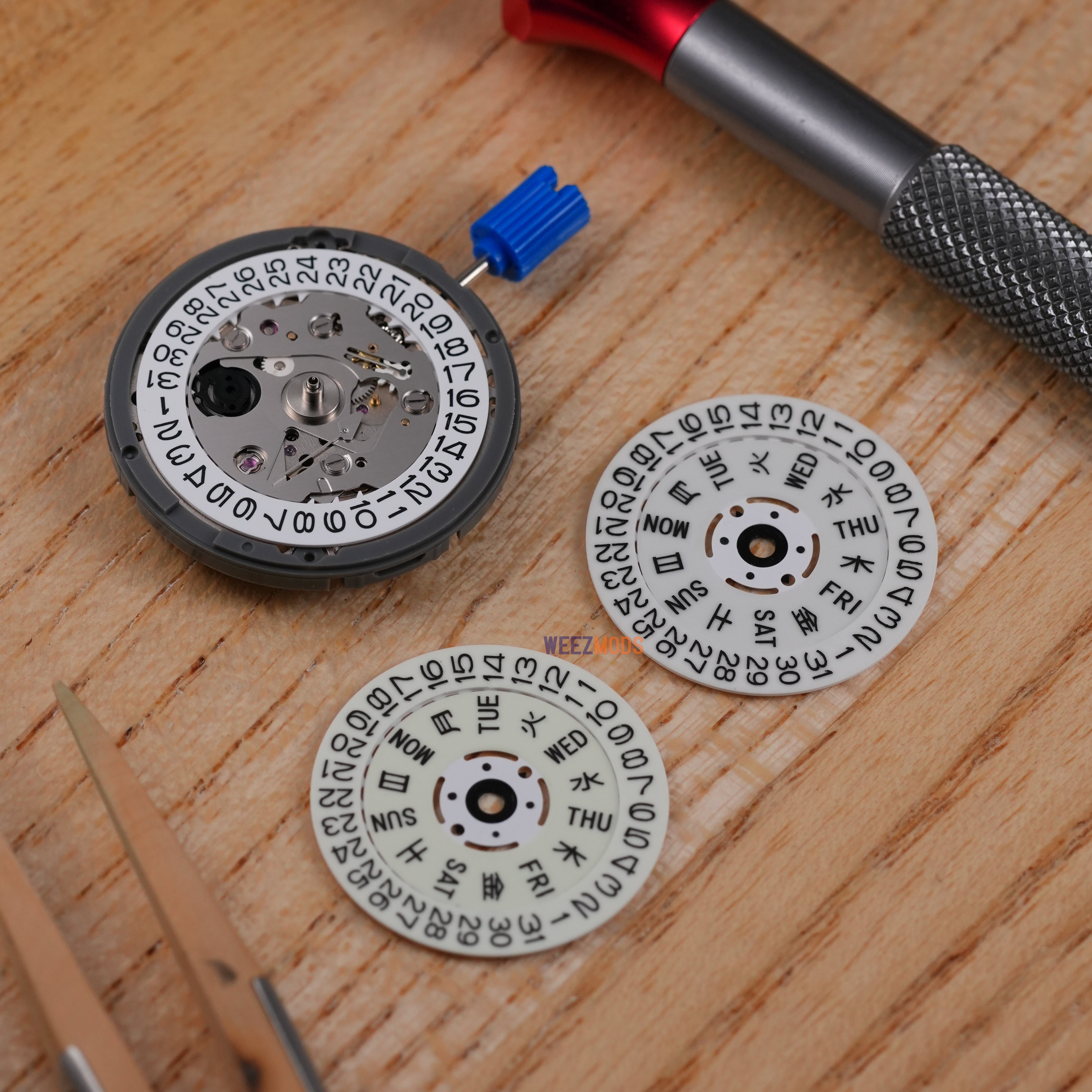 Kanji White Day-Date Wheel: 3:00 & 3:80 (Luminious)