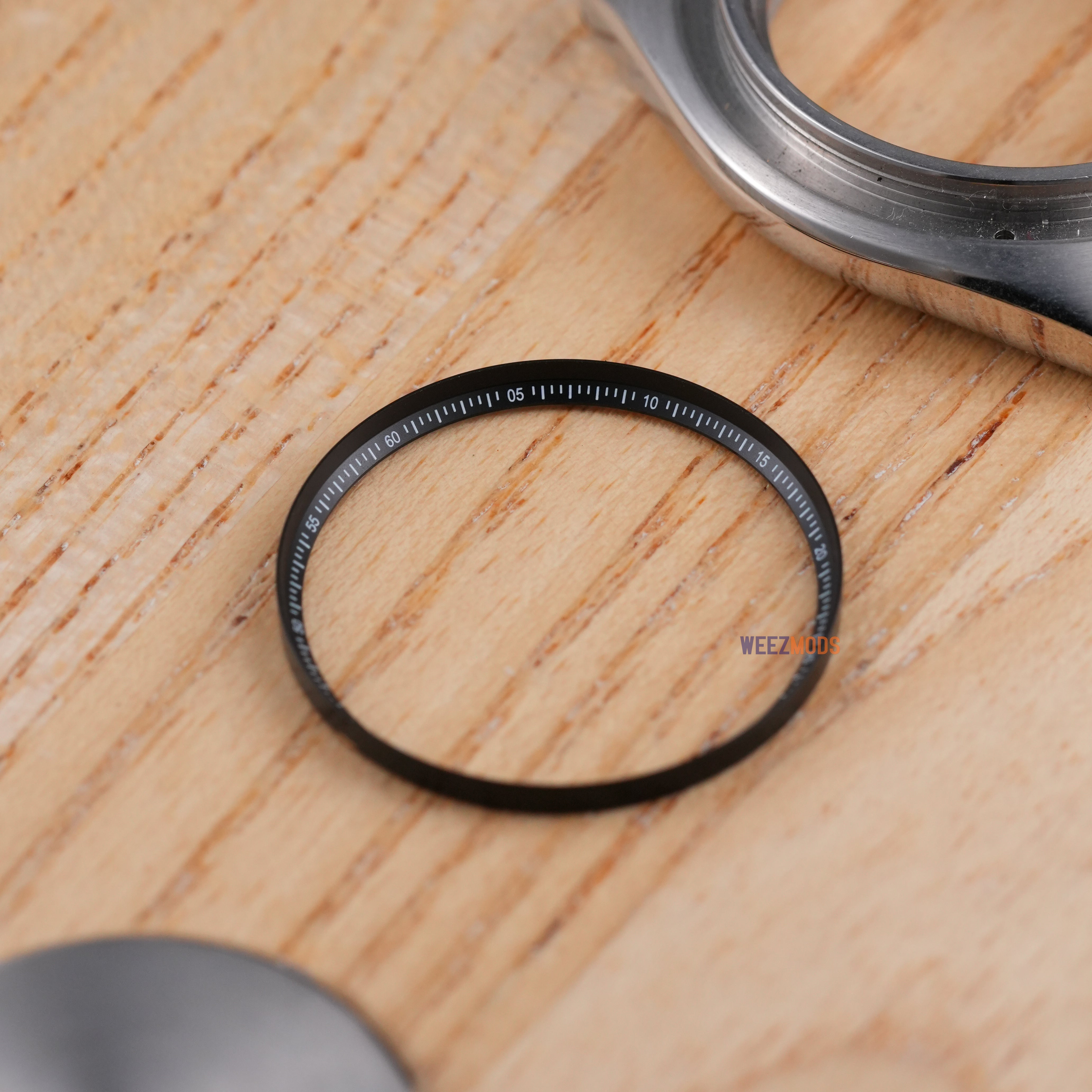 SKX007/SRPD Minute Tracker: Black with White Markers