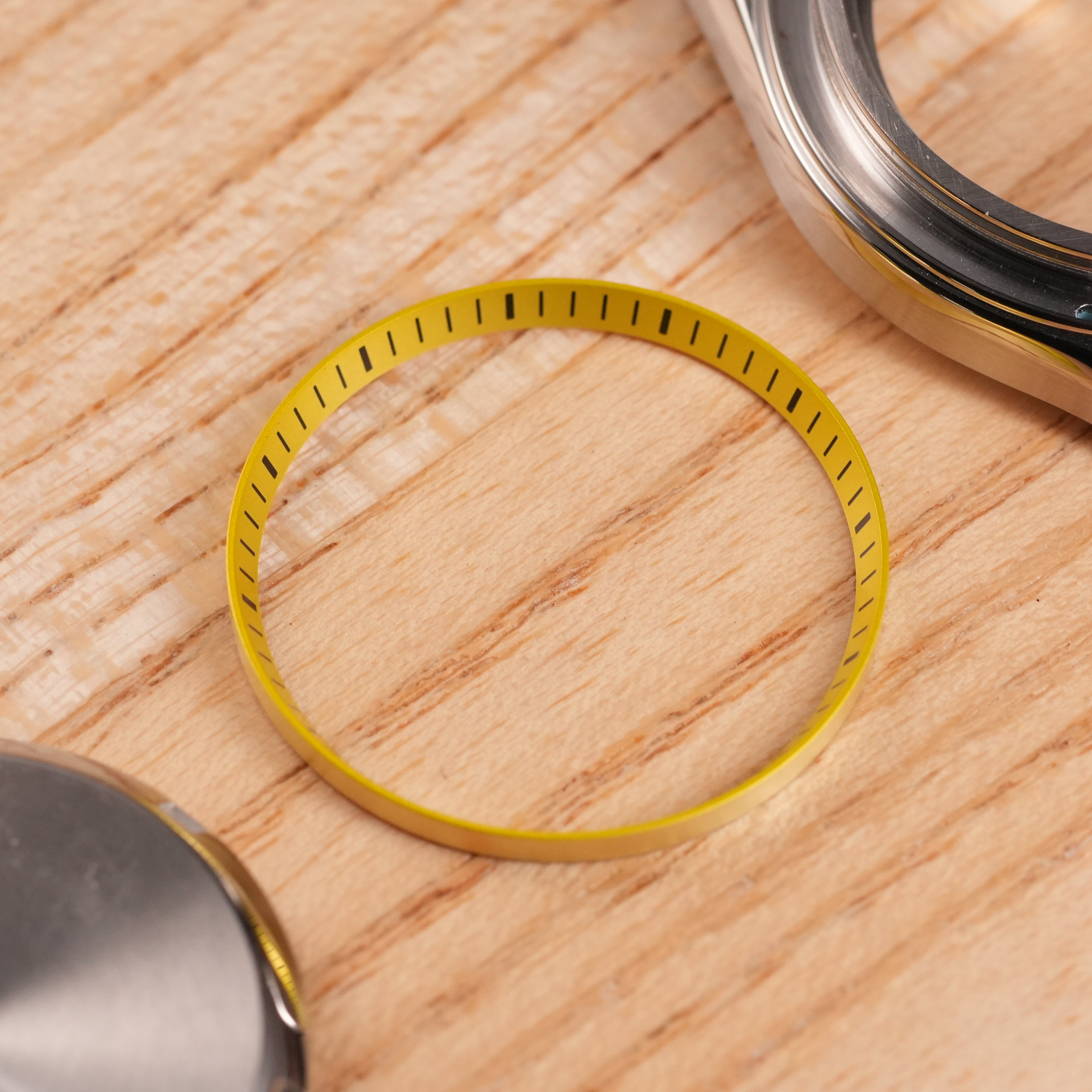 SKX007/SRPD Chapter Ring: Yellow with Black Markers