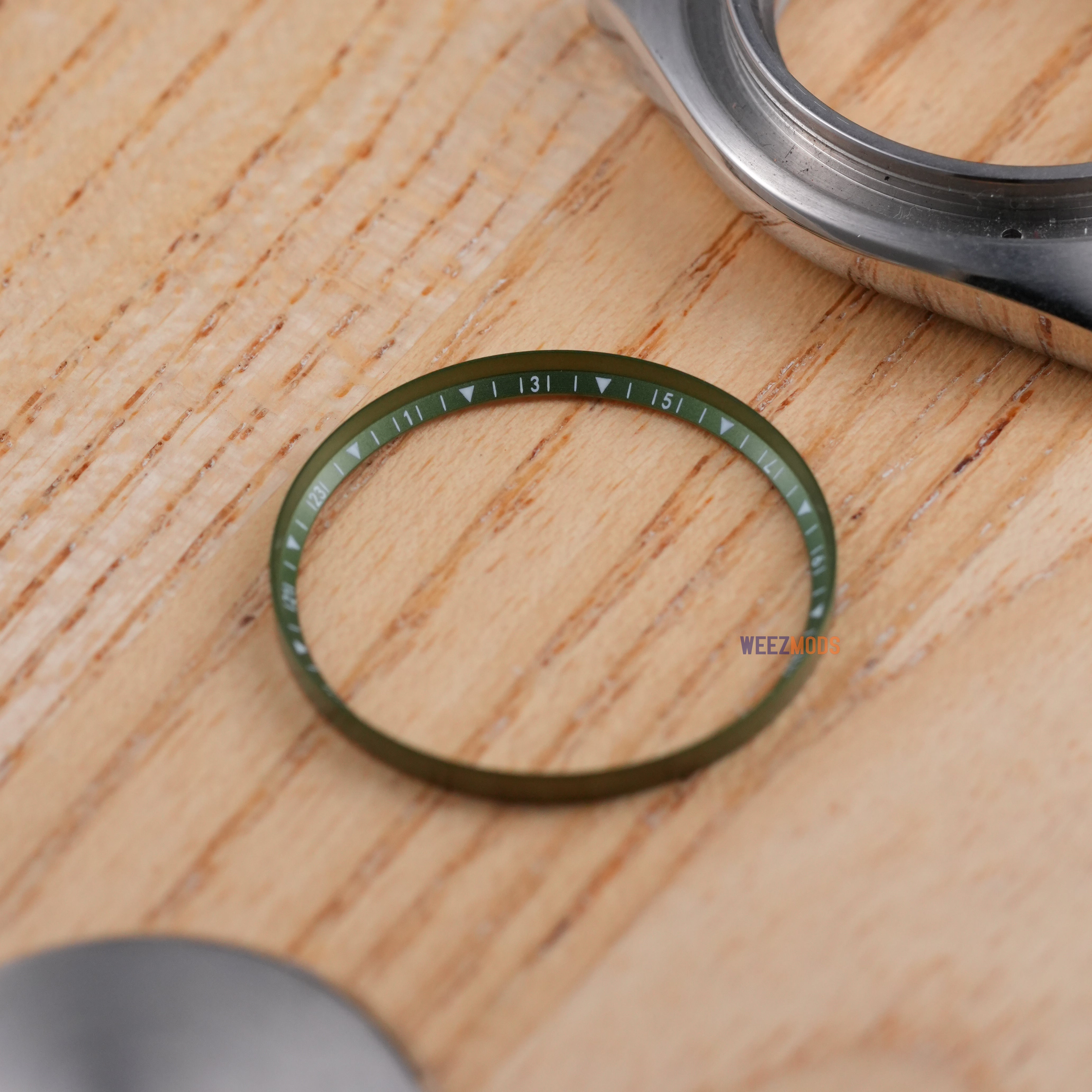 SKX007/SRPD Short GMT: Green with White Markers