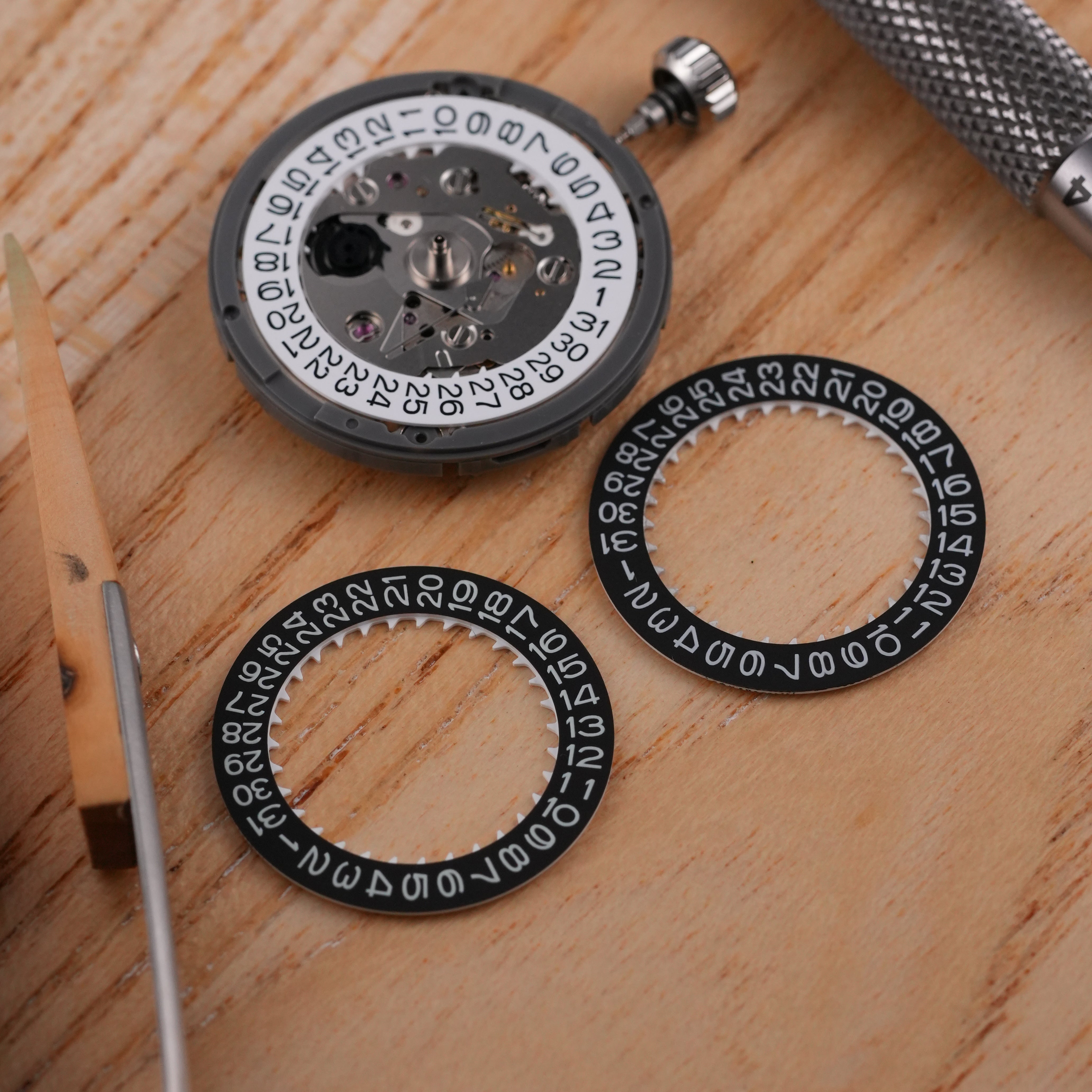 Black Date Luminious: Seiko NH35A Automatic Movement