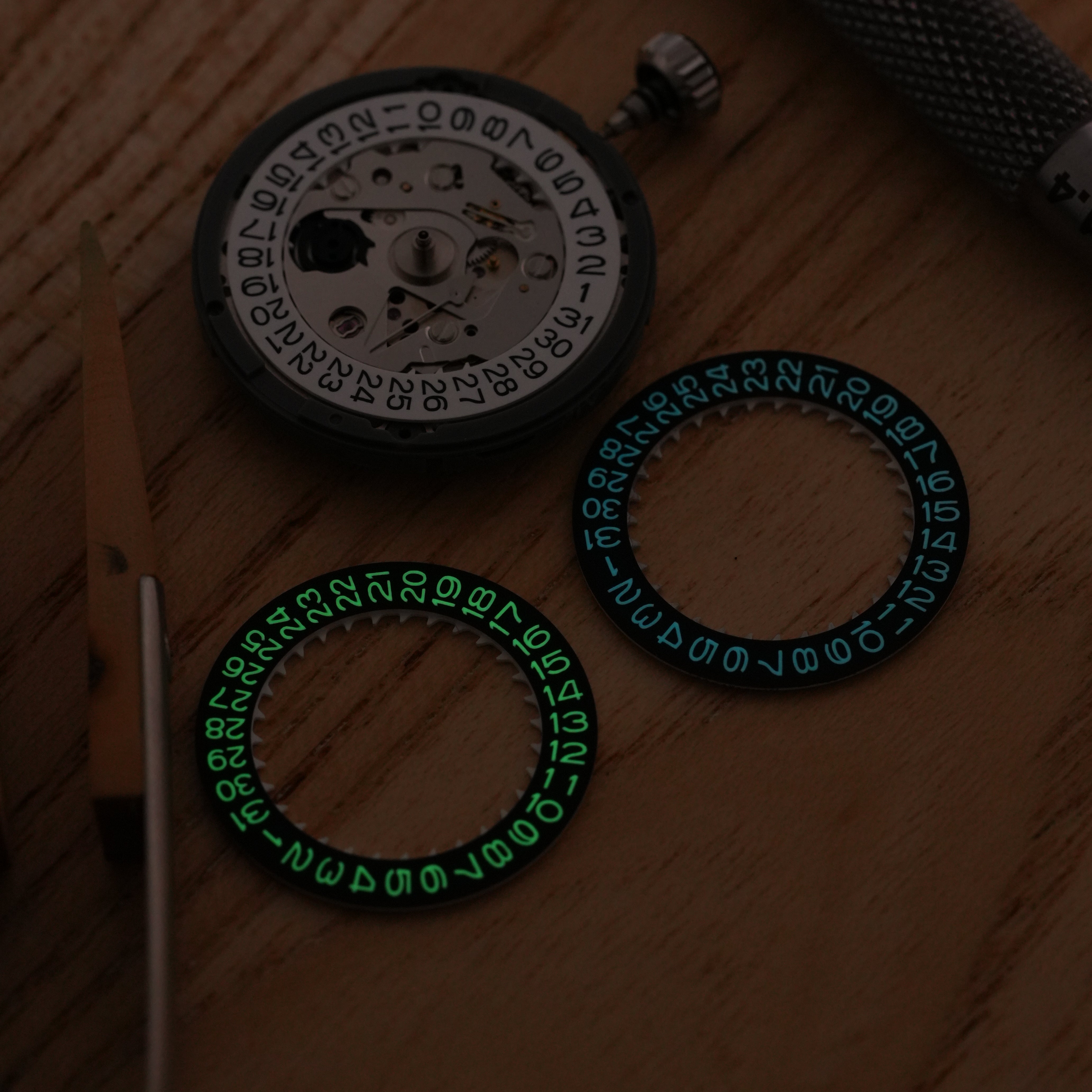 Black Date Luminious: Seiko NH35A Automatic Movement