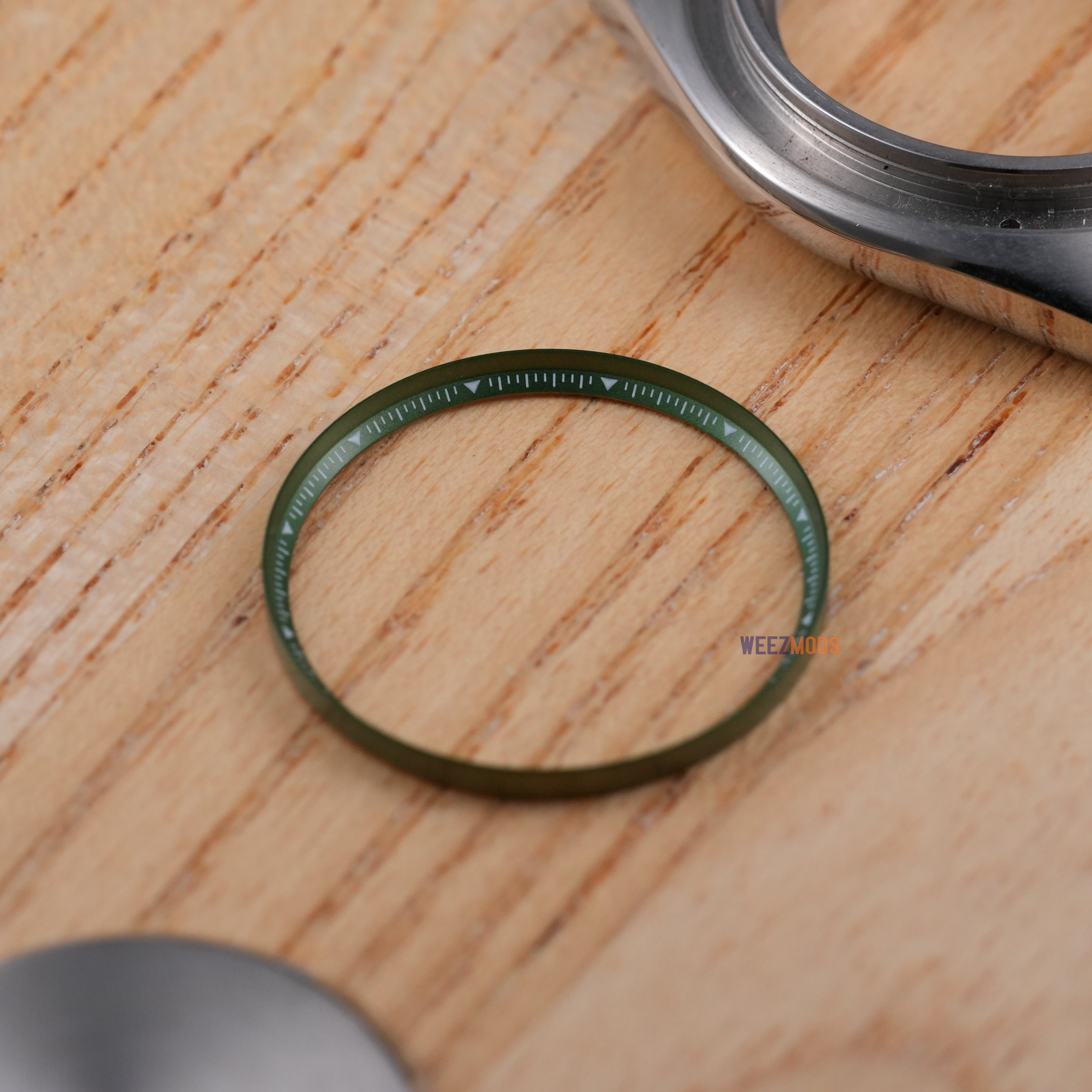 SKX007/SRPD Short Triangle: Green with White Markers