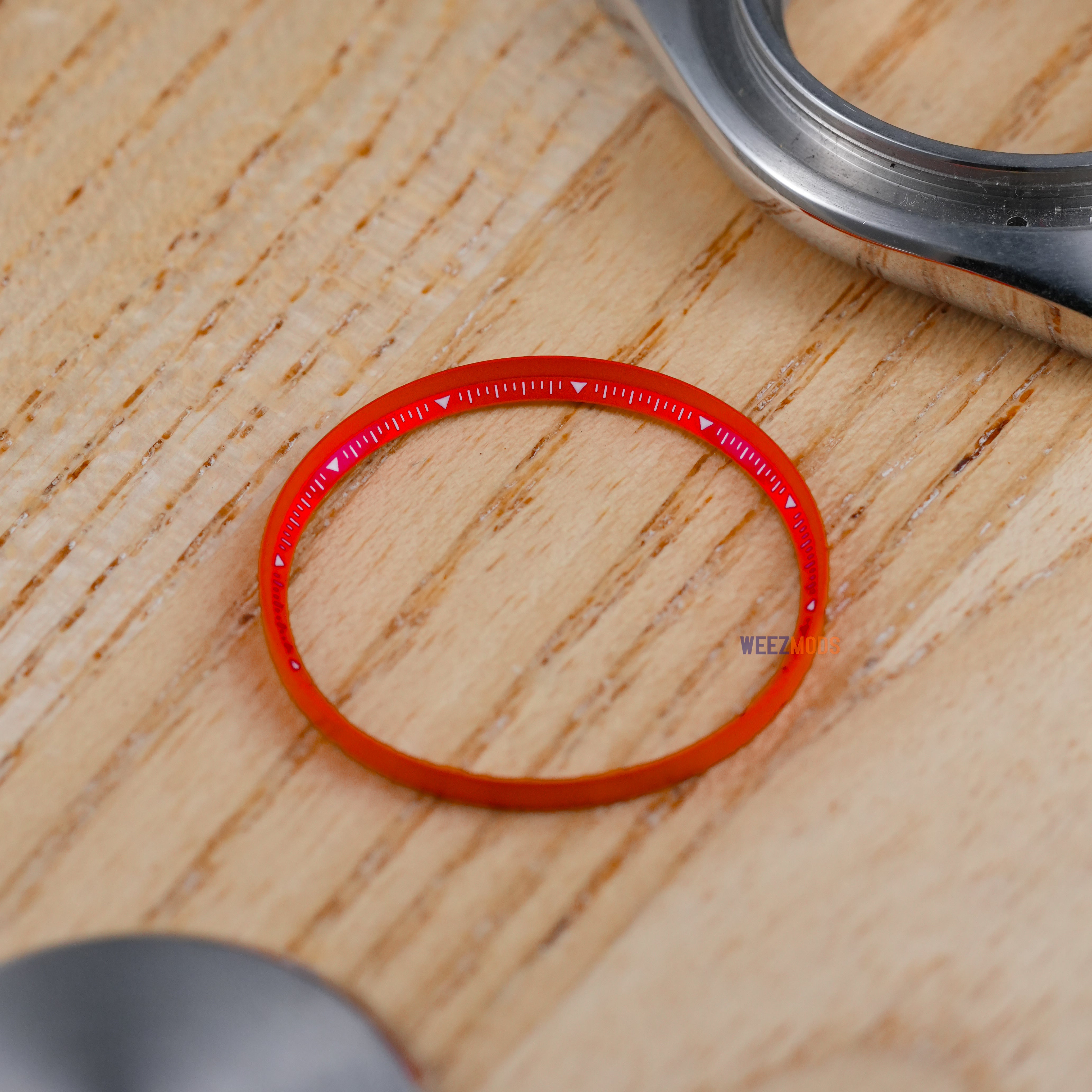 SKX007/SRPD Short Triangle: Red with White Markers