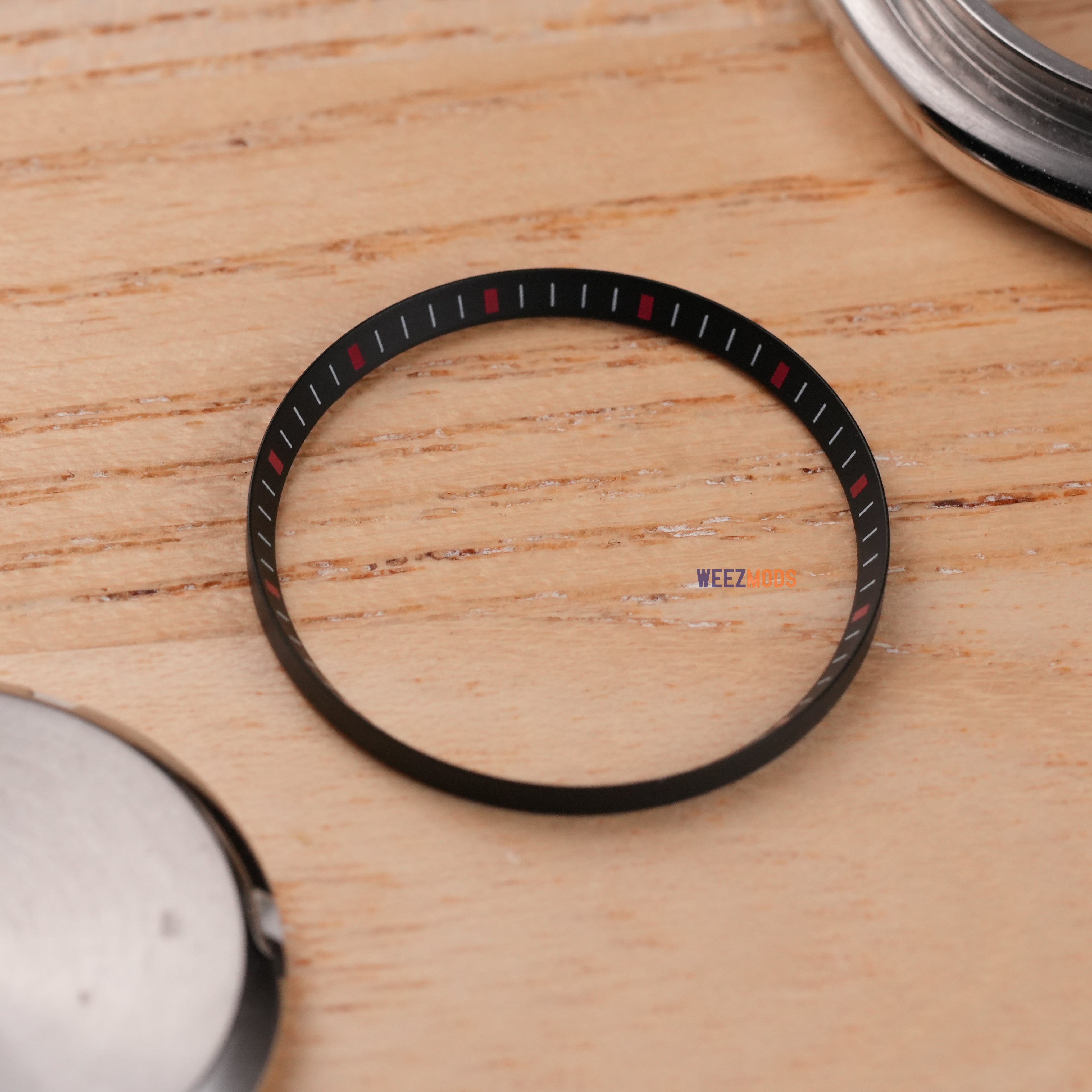 SKX007/SRPD Chapter Ring V2: Black with Red Markers