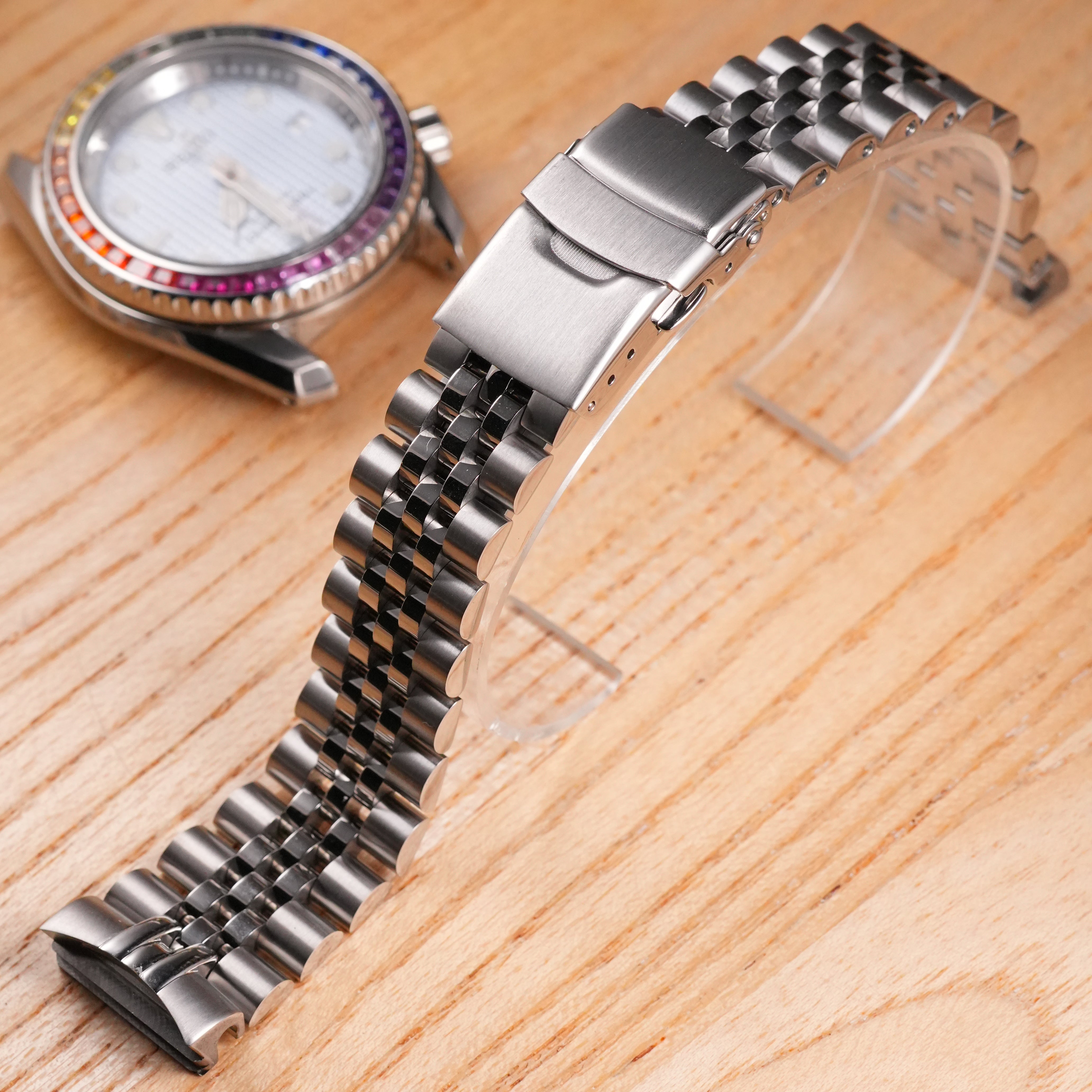 MM300 Jubilee: Brushed Silver Bracelet