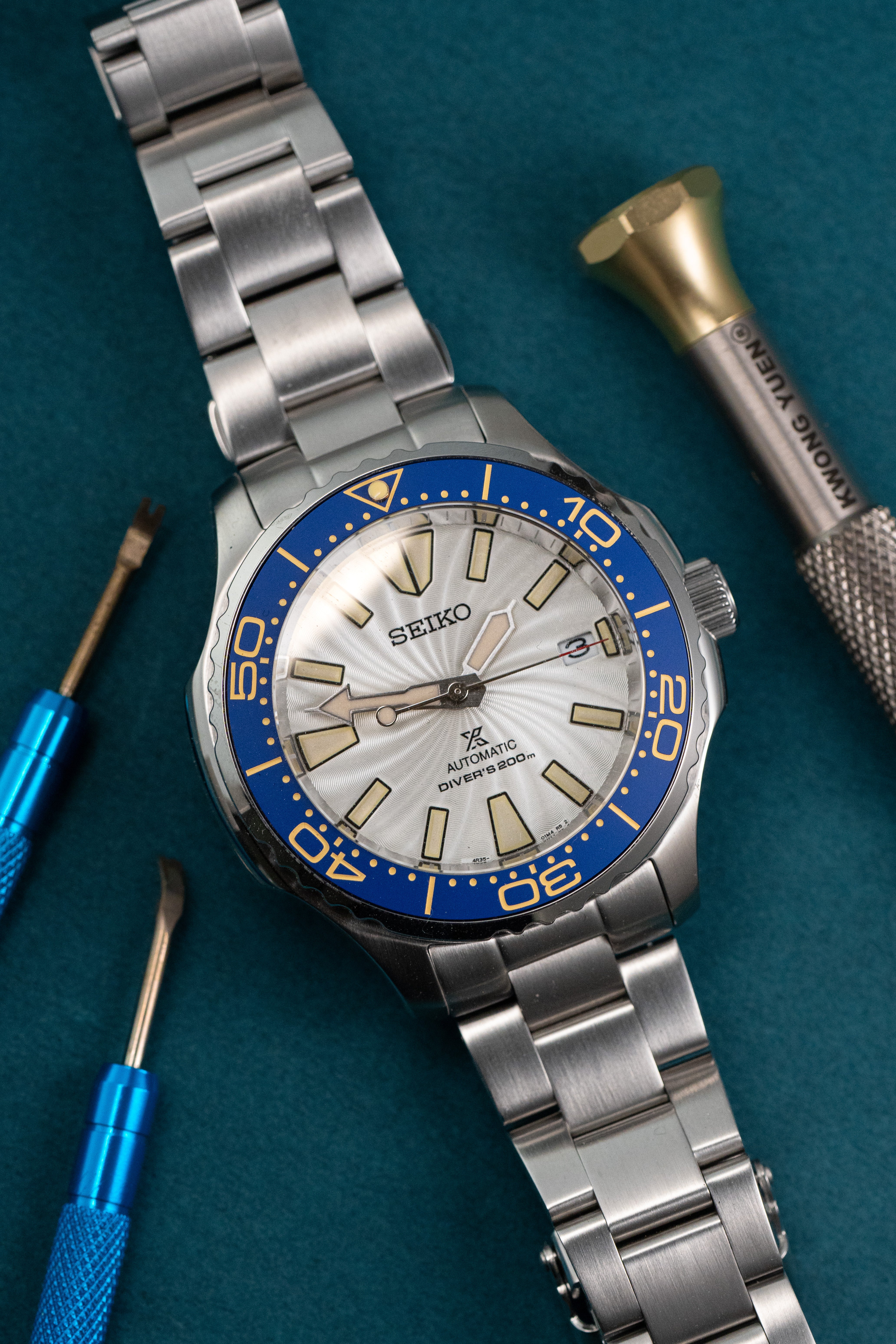 Nautilus V3: Brushed Silver Oyster Bracelet