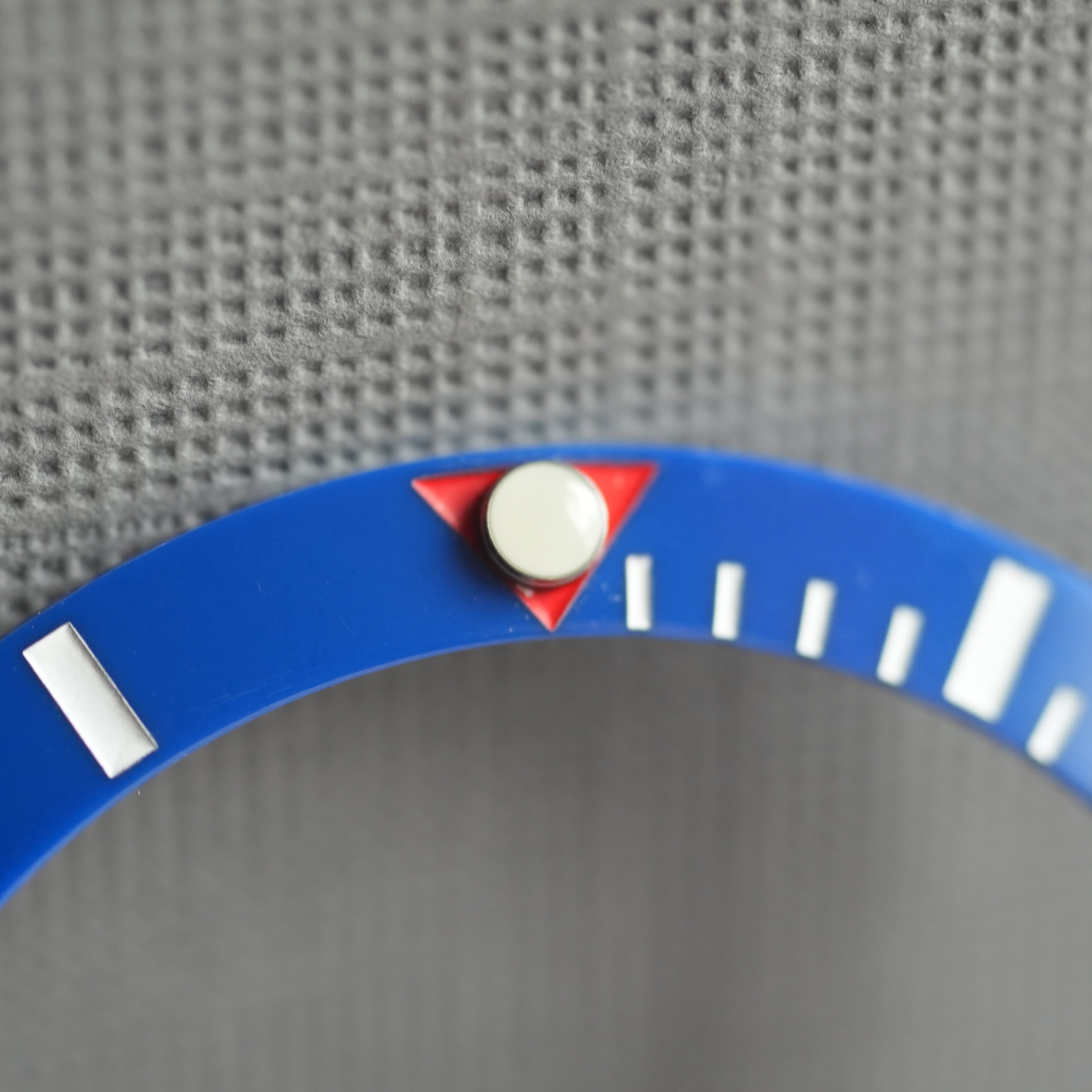 SKX007/SRPD Sub: Smurf in White Markers (Red Pip)