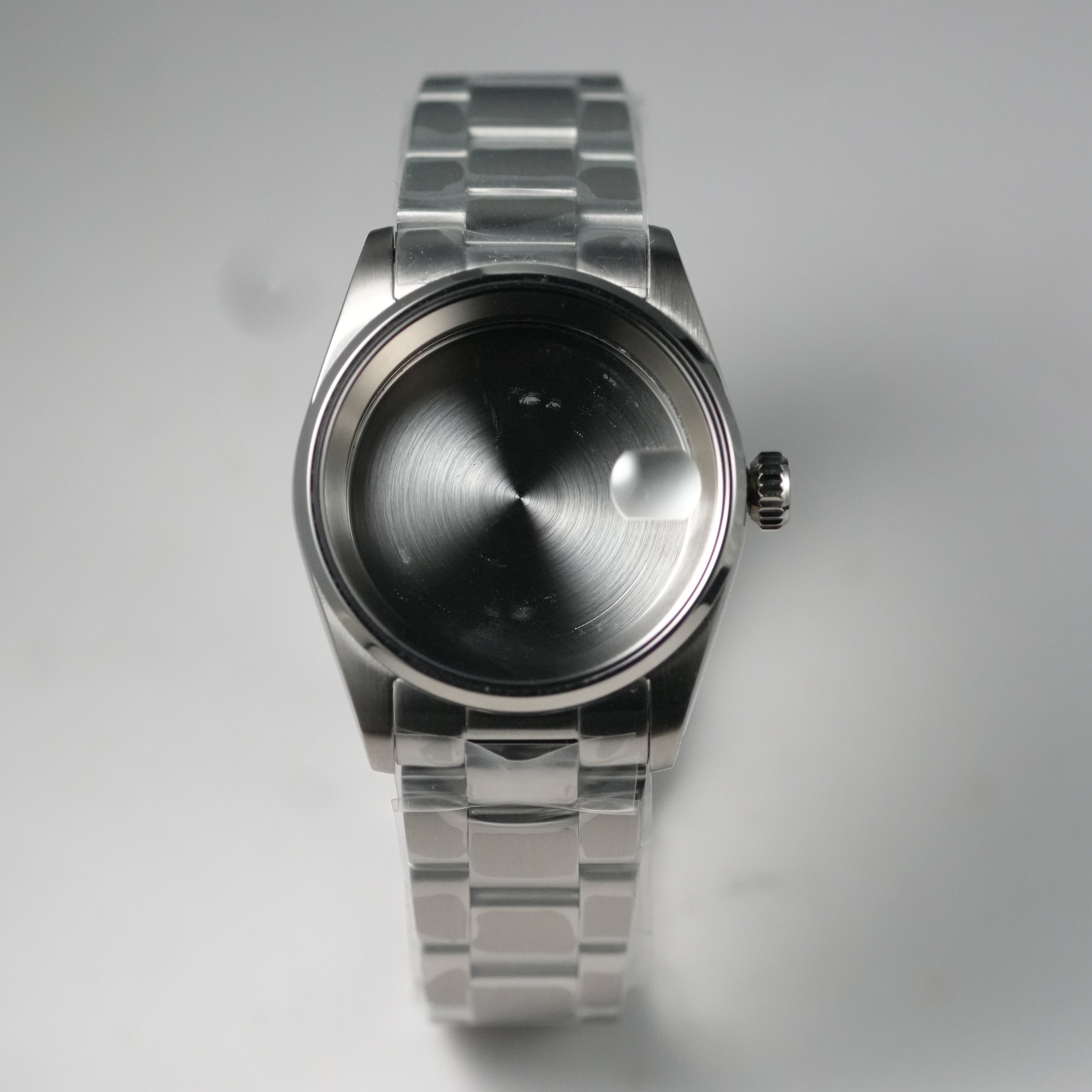 36MM Pilot: Brushed Silver Case with Cyclops & Oyster Bracelet