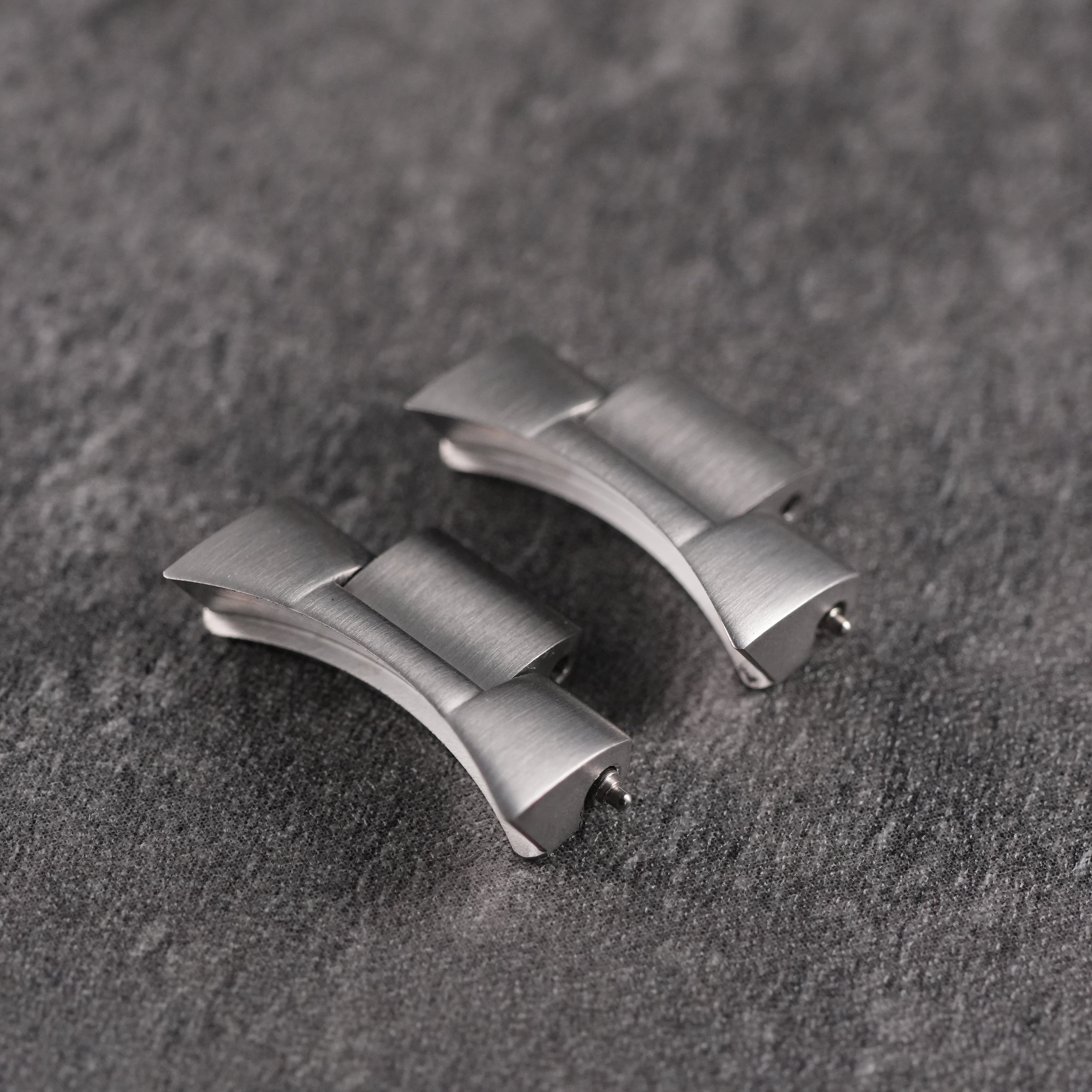 SARB Alpinist: Oyster Endlinks