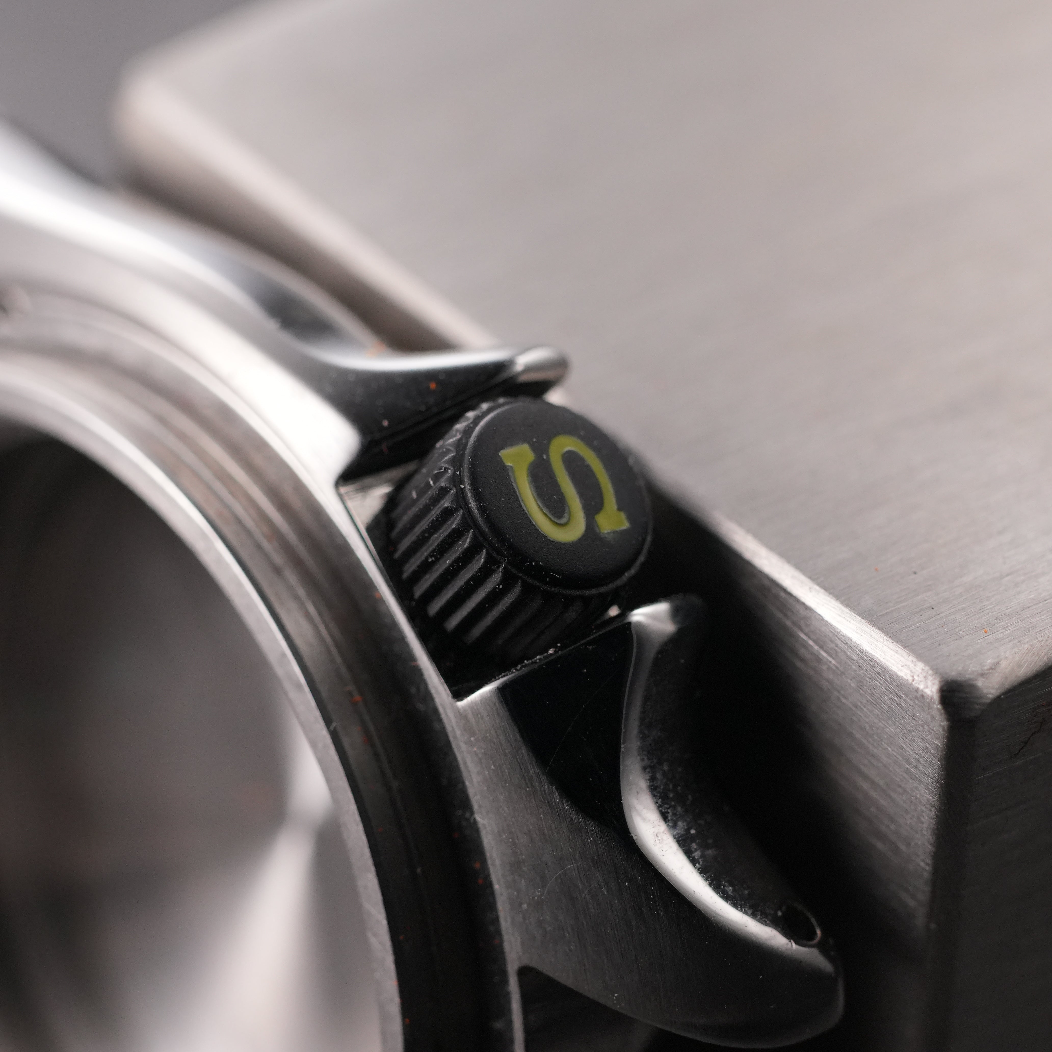 SKX007 Crown: Matte Black with Yellow "S"