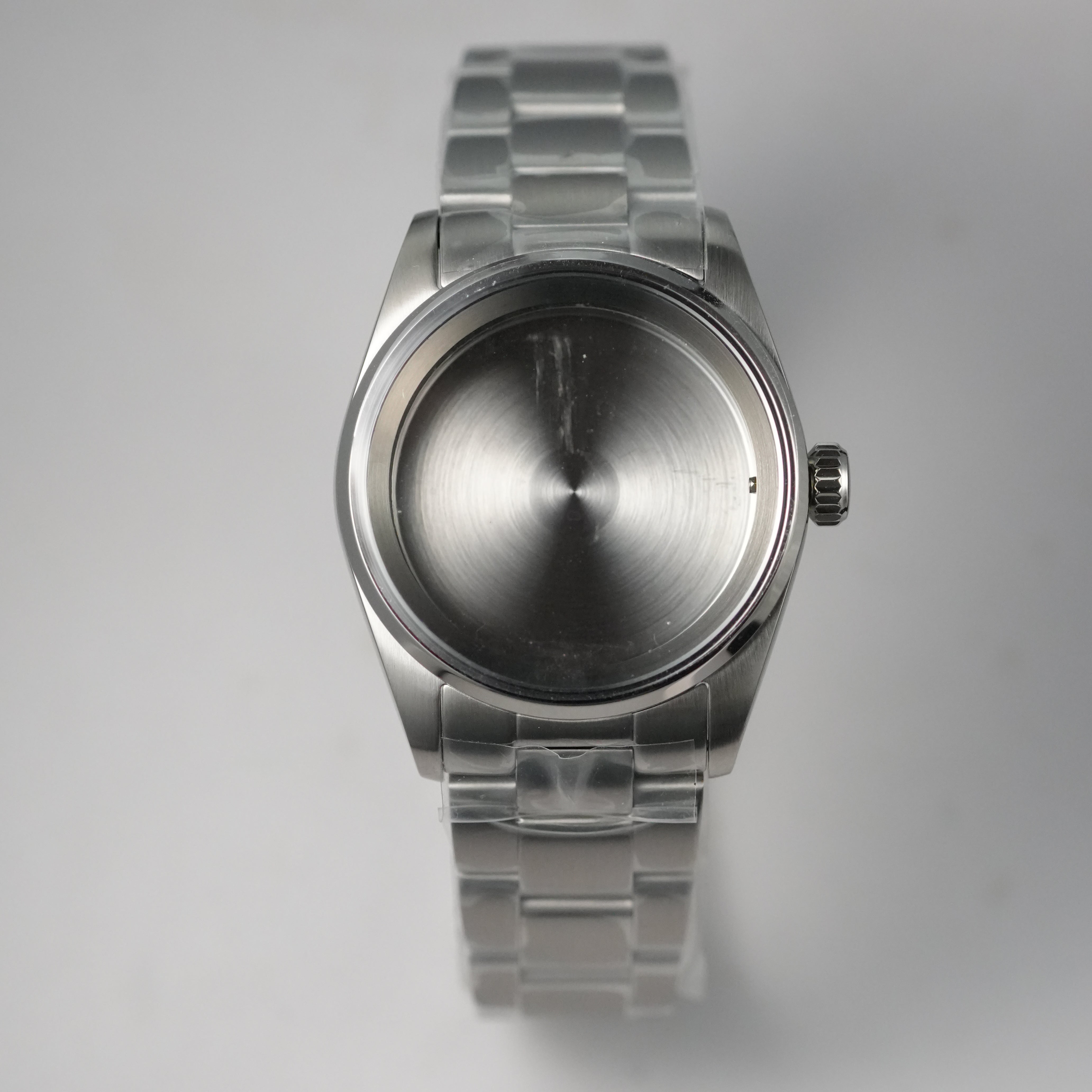 36MM Pilot: Brushed Silver Case with Oyster Bracelet