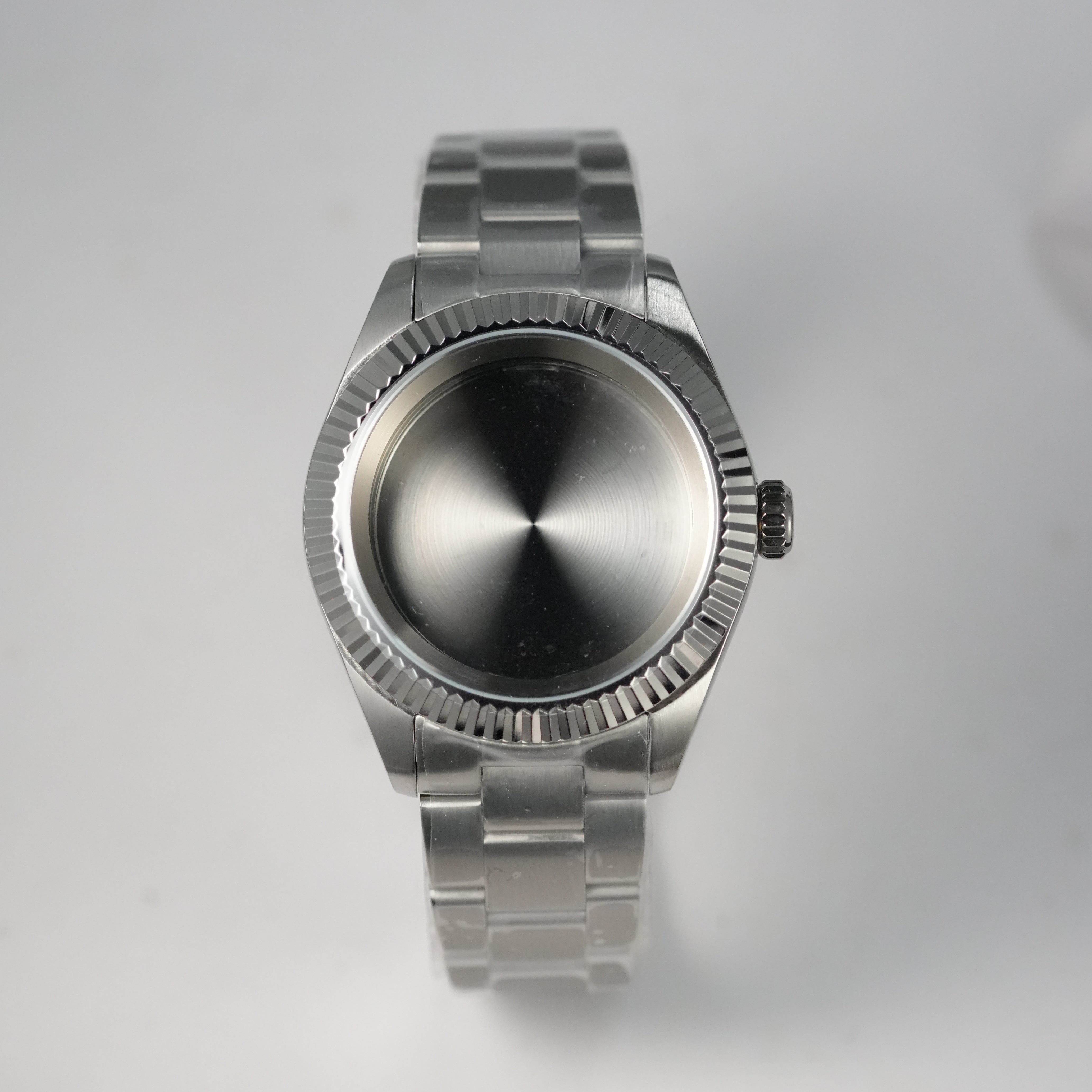 40MM Fluted: Brushed Silver Case with Oyster Bracelet