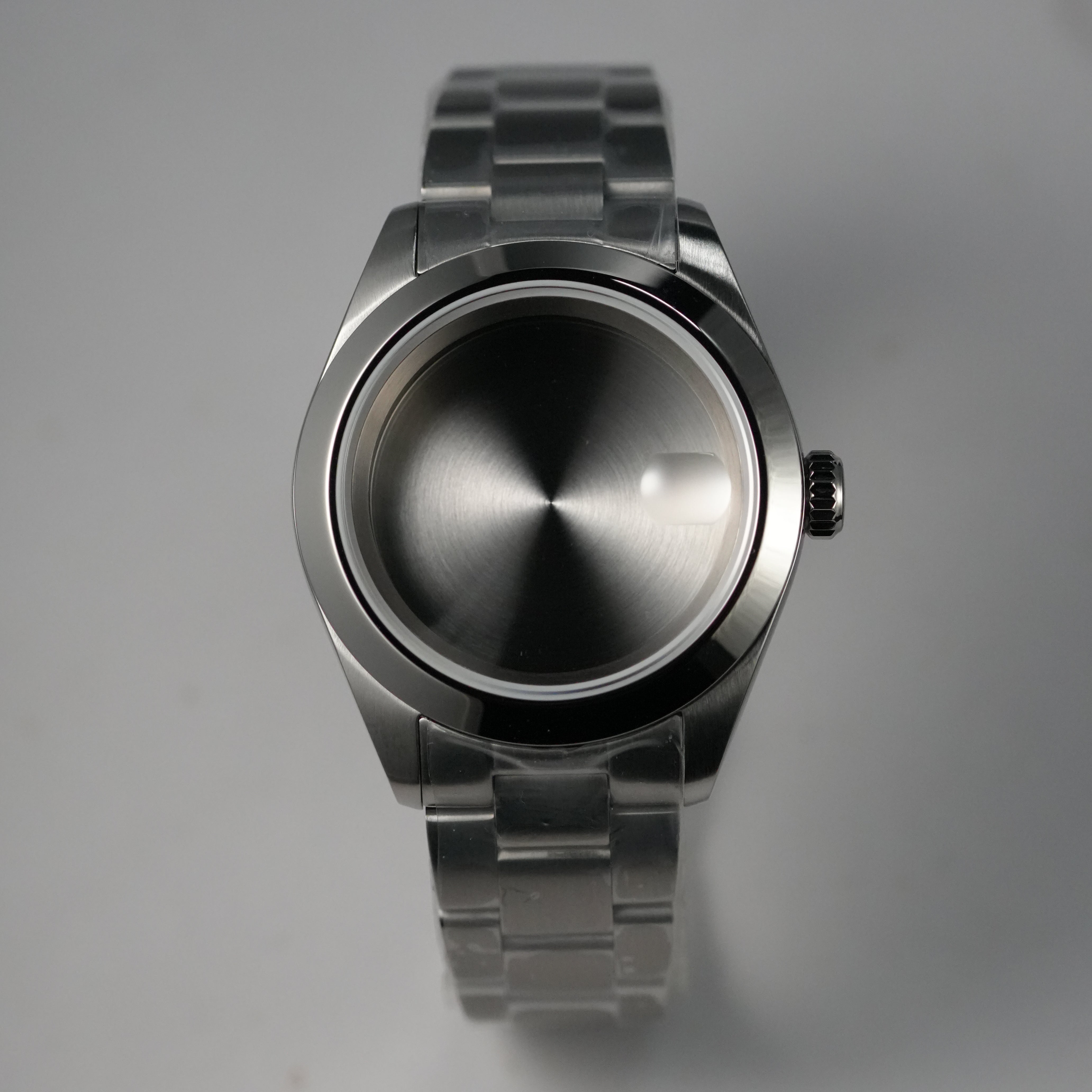 40MM Pilot: Brushed Silver Case with Cyclops & Oyster Bracelet