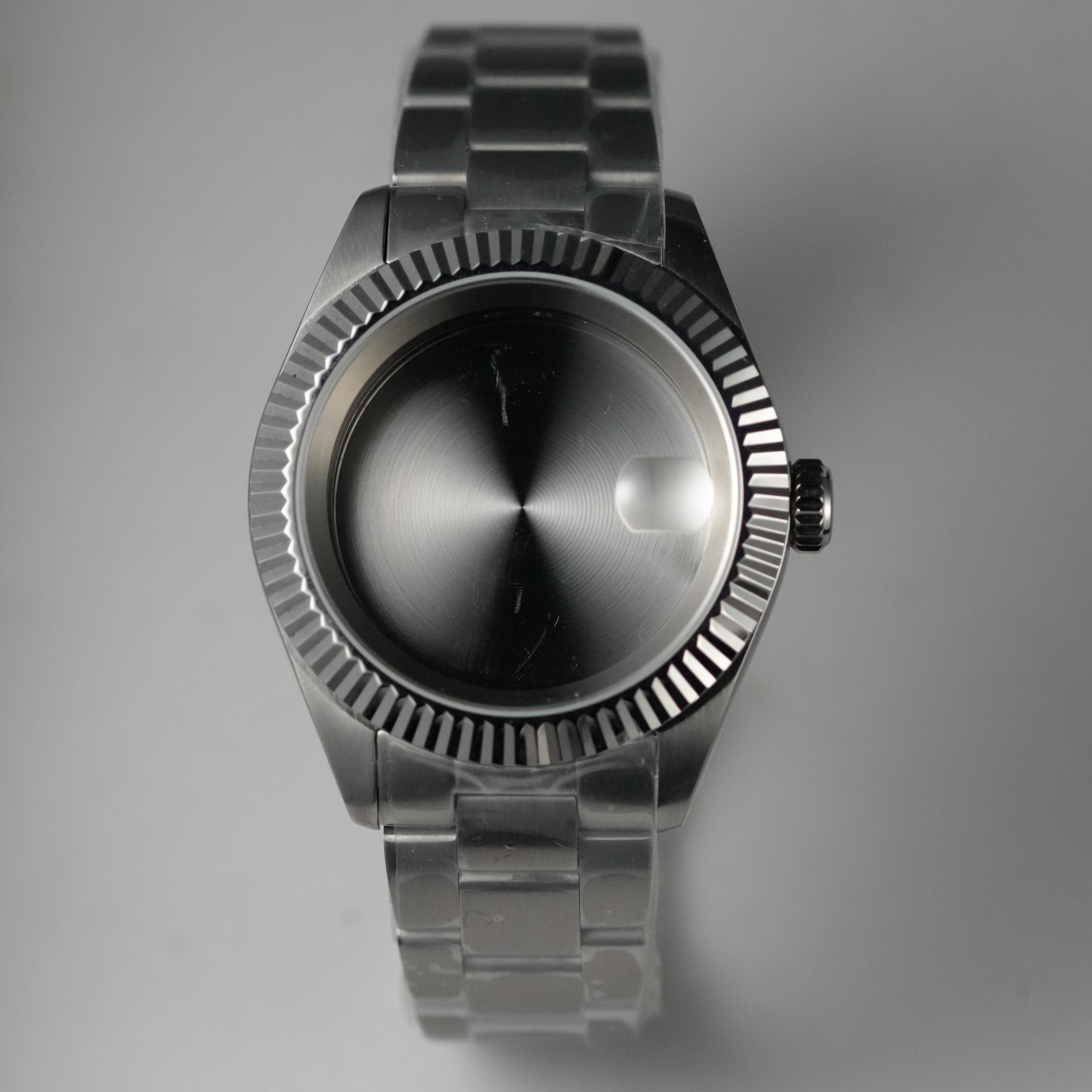 40MM Fluted: Brushed Silver Case with Cyclops & Oyster Bracelet