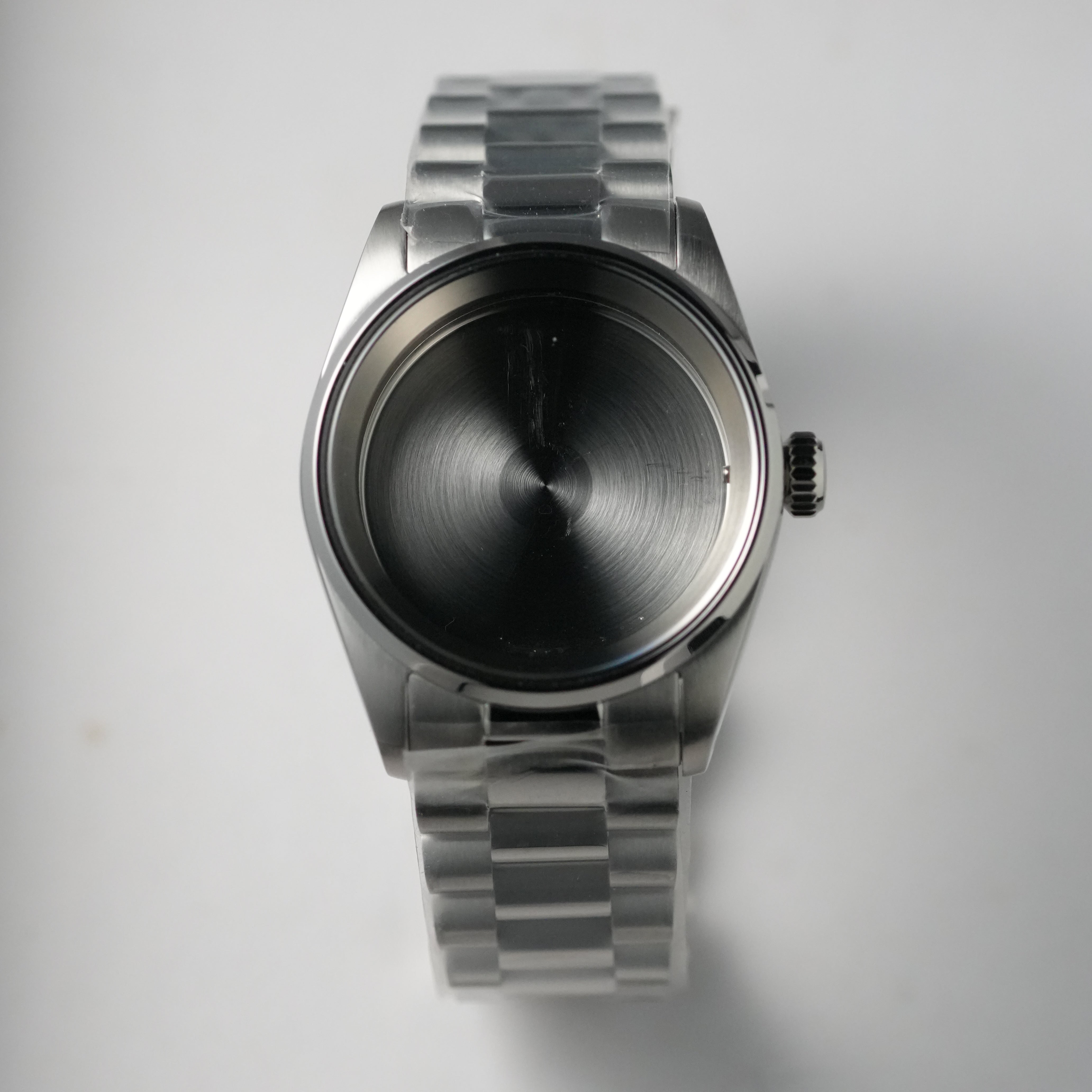 36MM Pilot: Brushed Silver Case with Presidential Bracelet