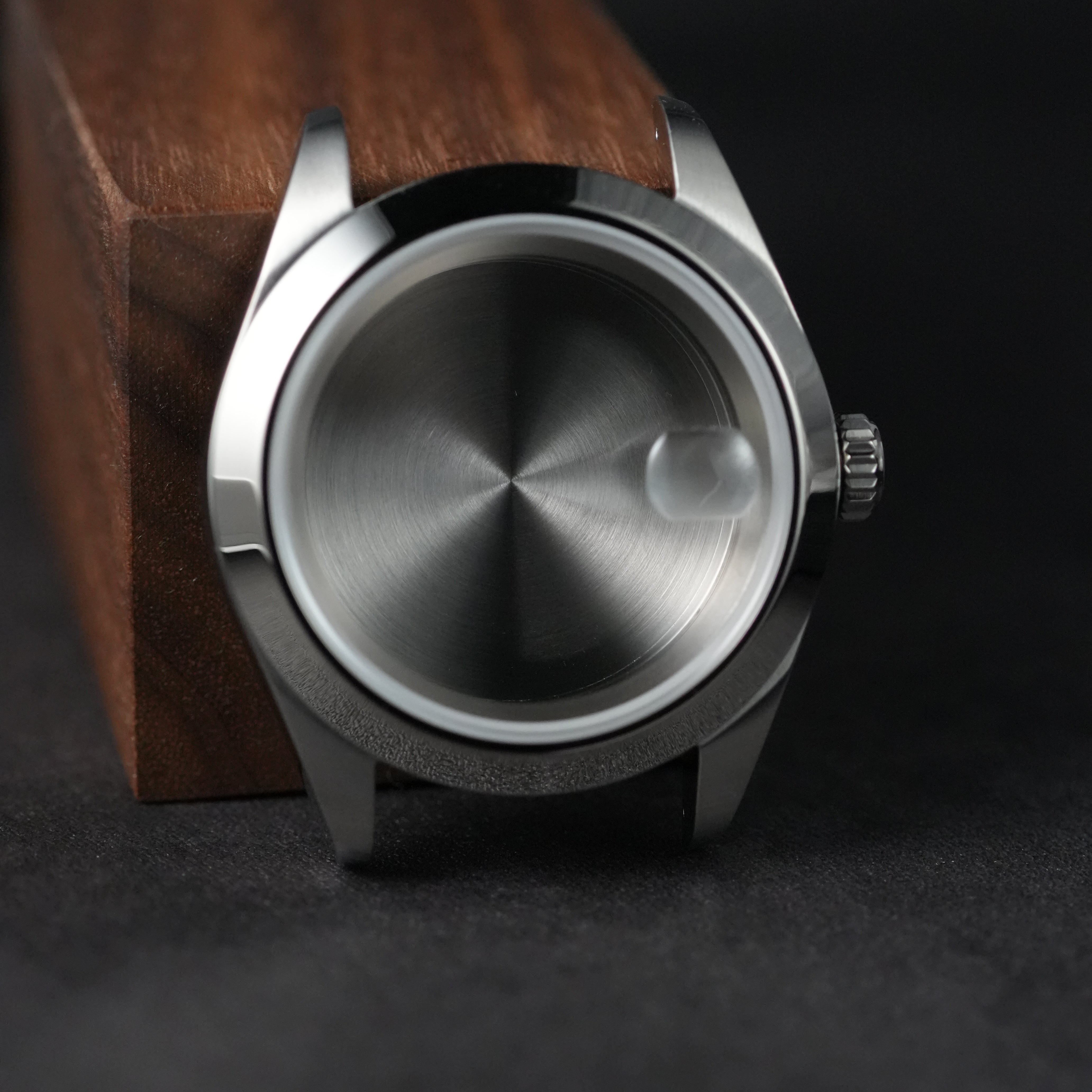 40MM Pilot: Brushed Silver with Cyclops Case