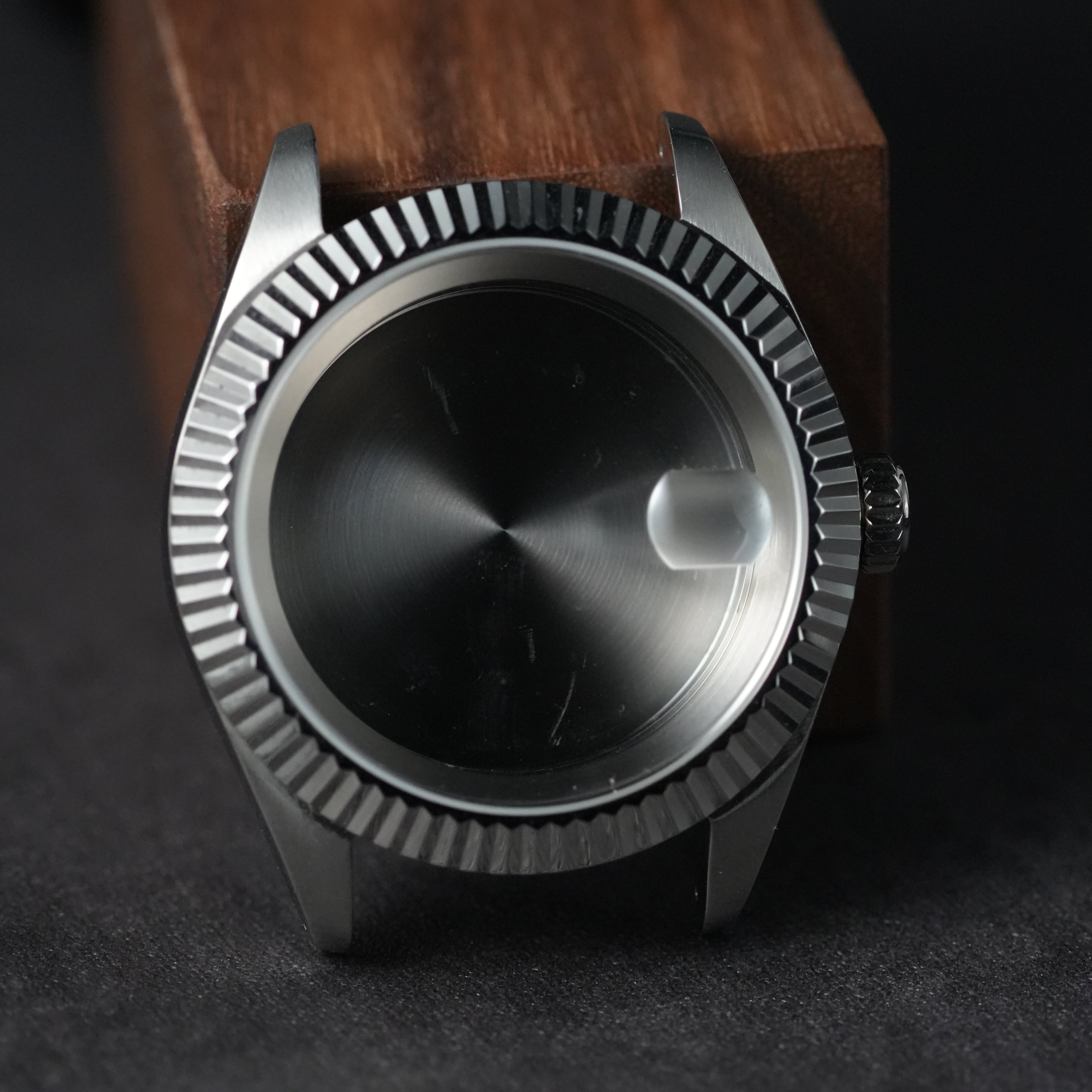 40MM Fluted: Brushed Silver with Cyclops Case