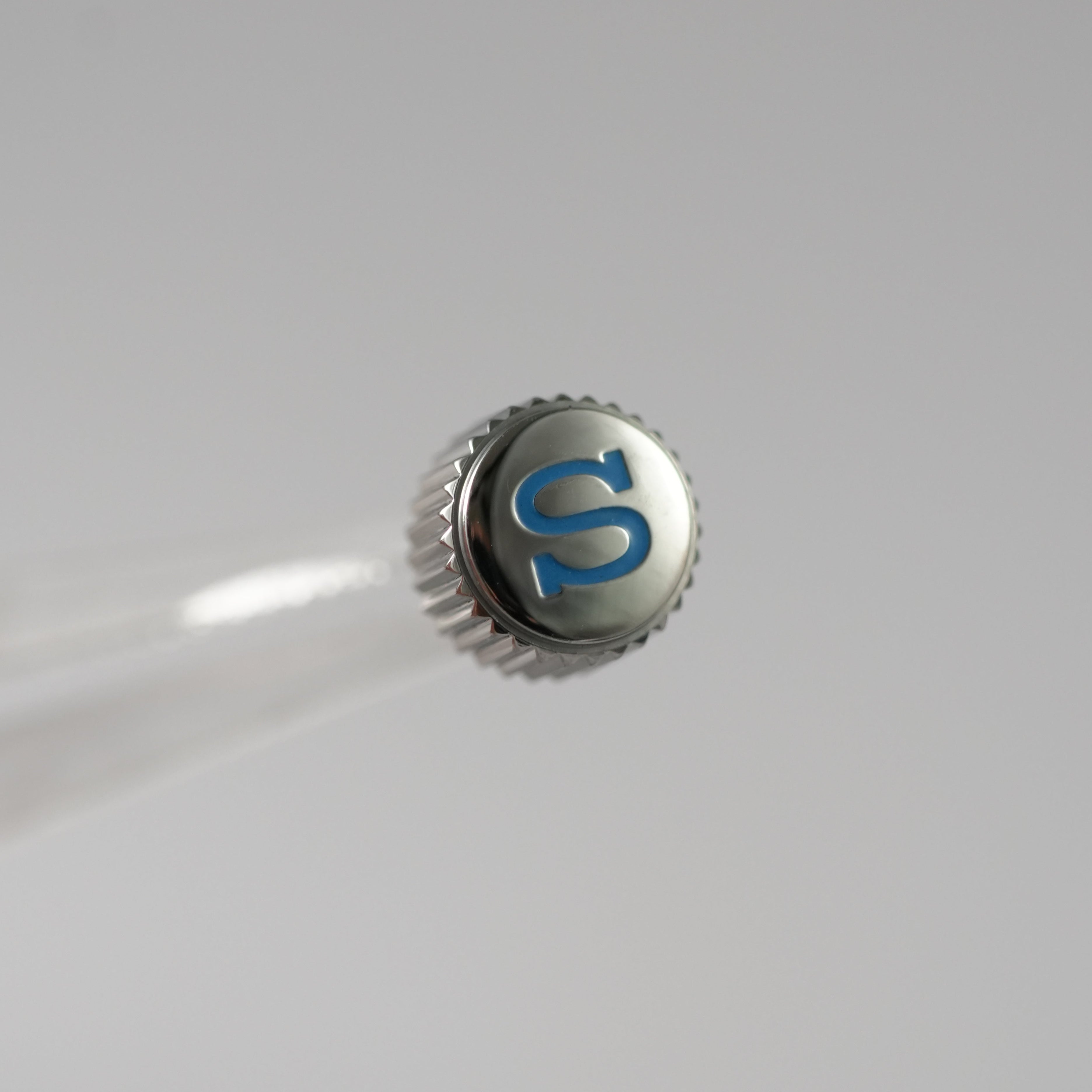 SKX007 Crown: Polished Silver with "Light Blue" S