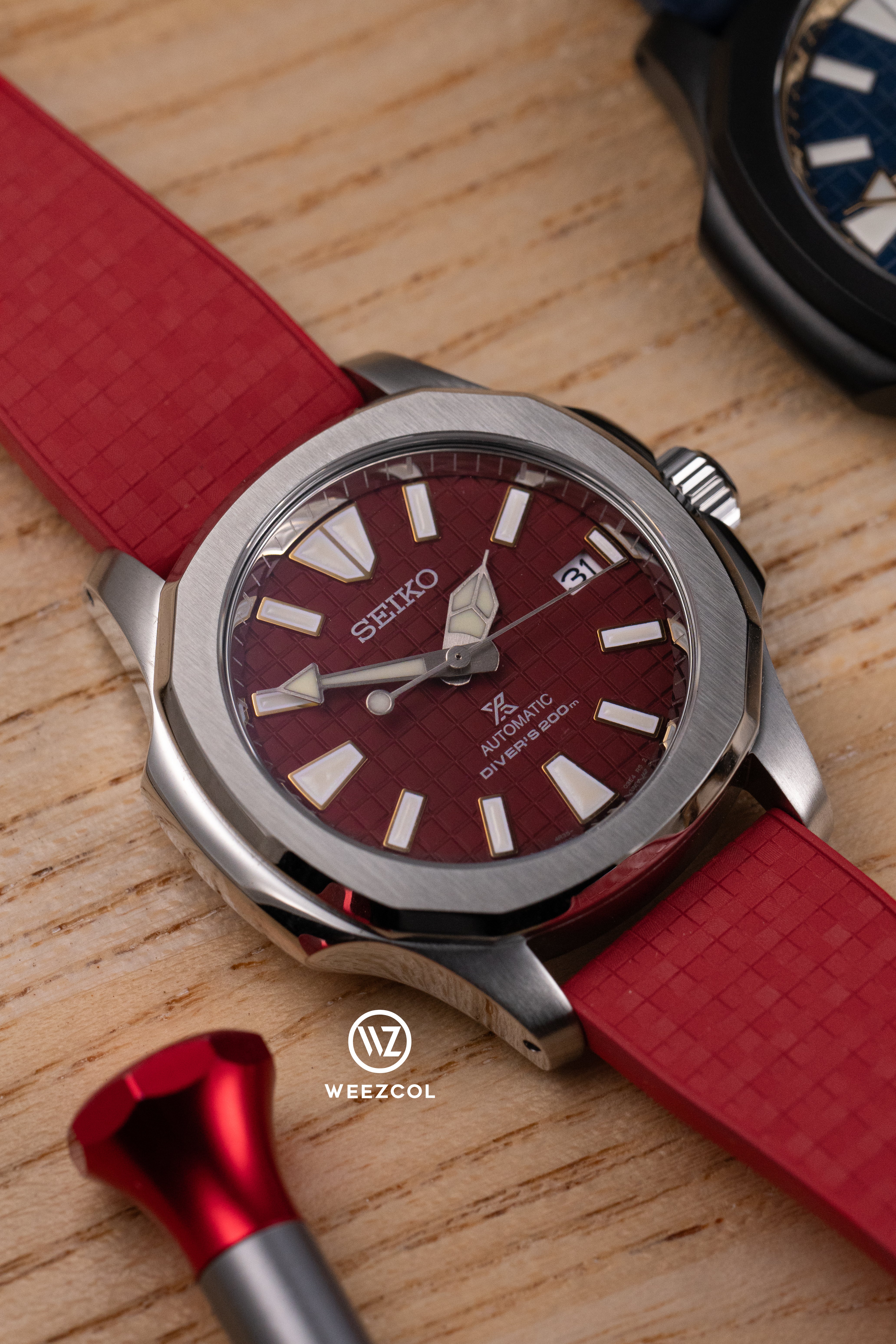 SRPH61 Nautilus: Brushed Silver