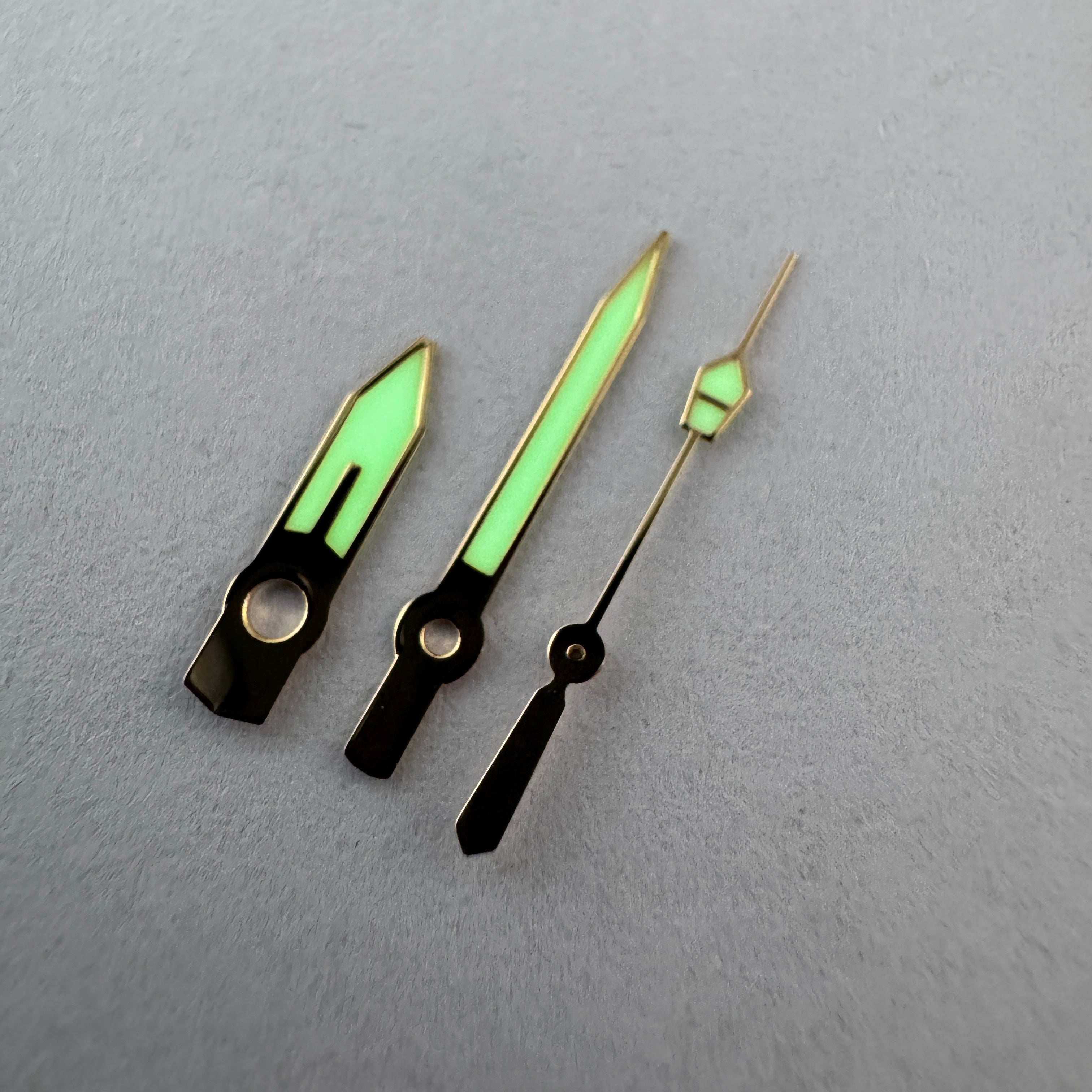 Sumo: Polished Gold Hands