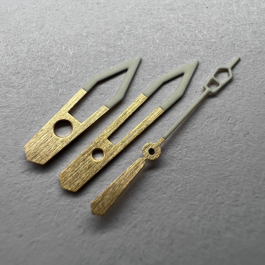 Dagger: Brushed Gold Skeleton Hands