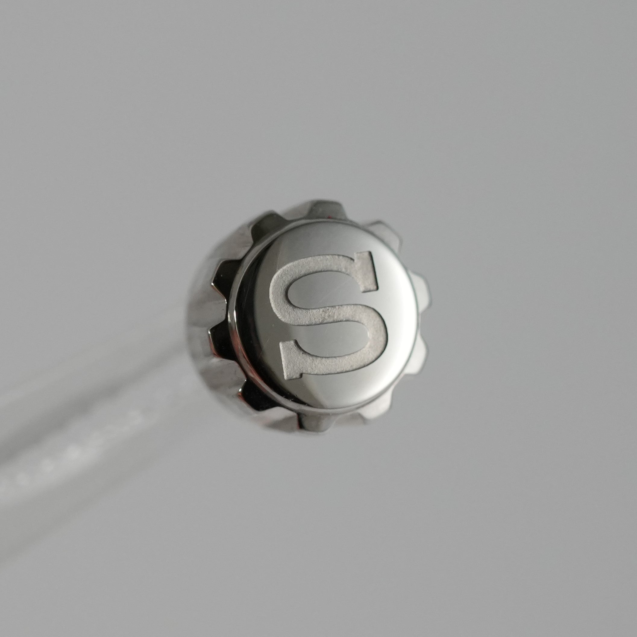 SKX007 Diamond Crown: Polished Silver with S