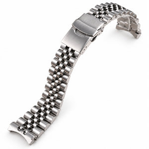 62MAS jubilee brushed silver bracelet with female endlinks on a white background