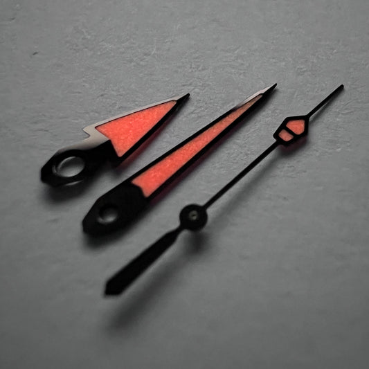 Kunai Red: Polished Silver Hands