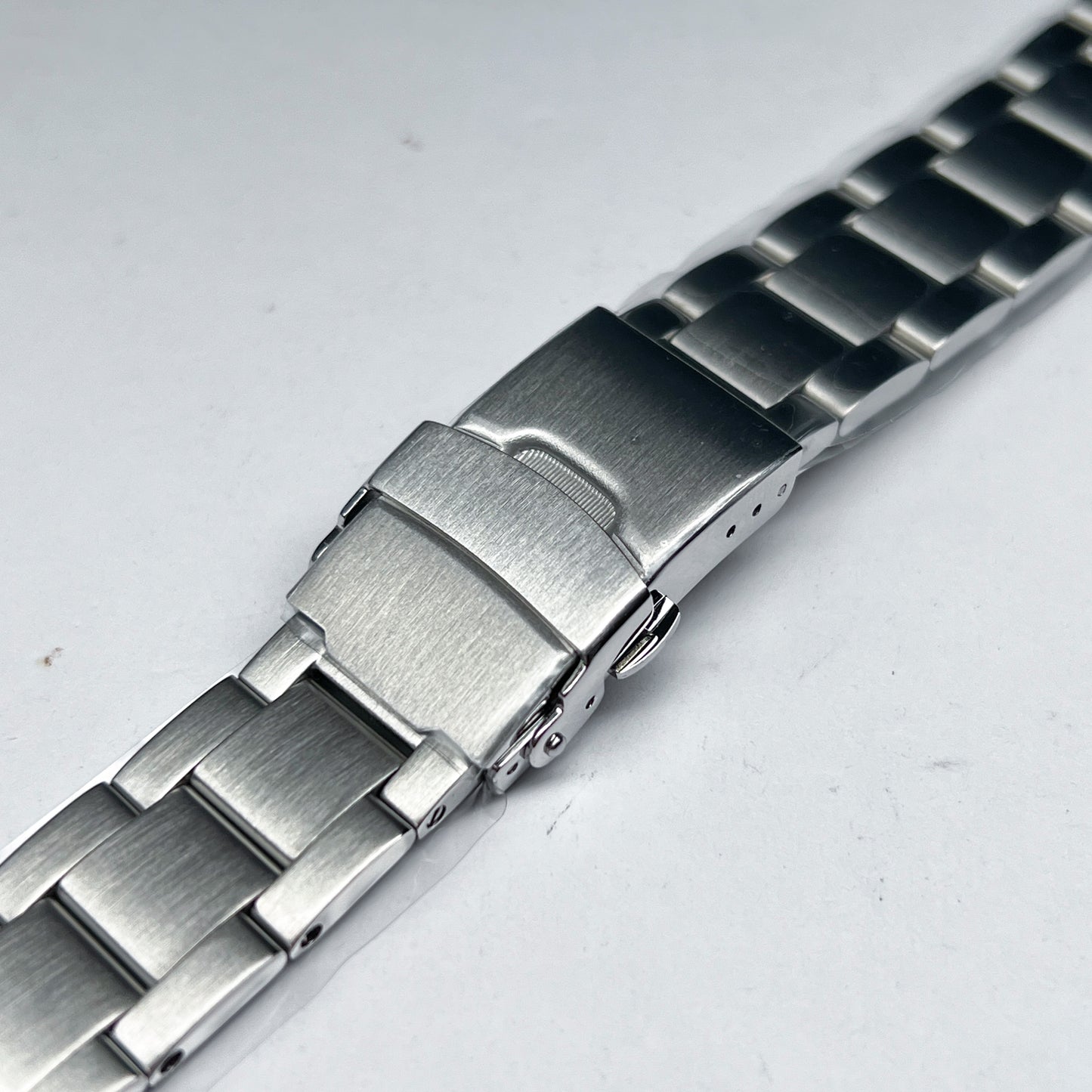 62MAS Oyster: Silver Brushed Bracelet [Female Endlinks] – WEEZMODS