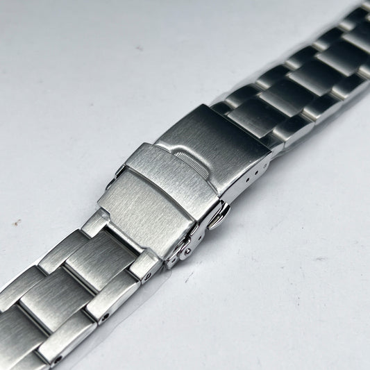 62MAS Oyster: Silver Brushed Bracelet [Female Endlinks]
