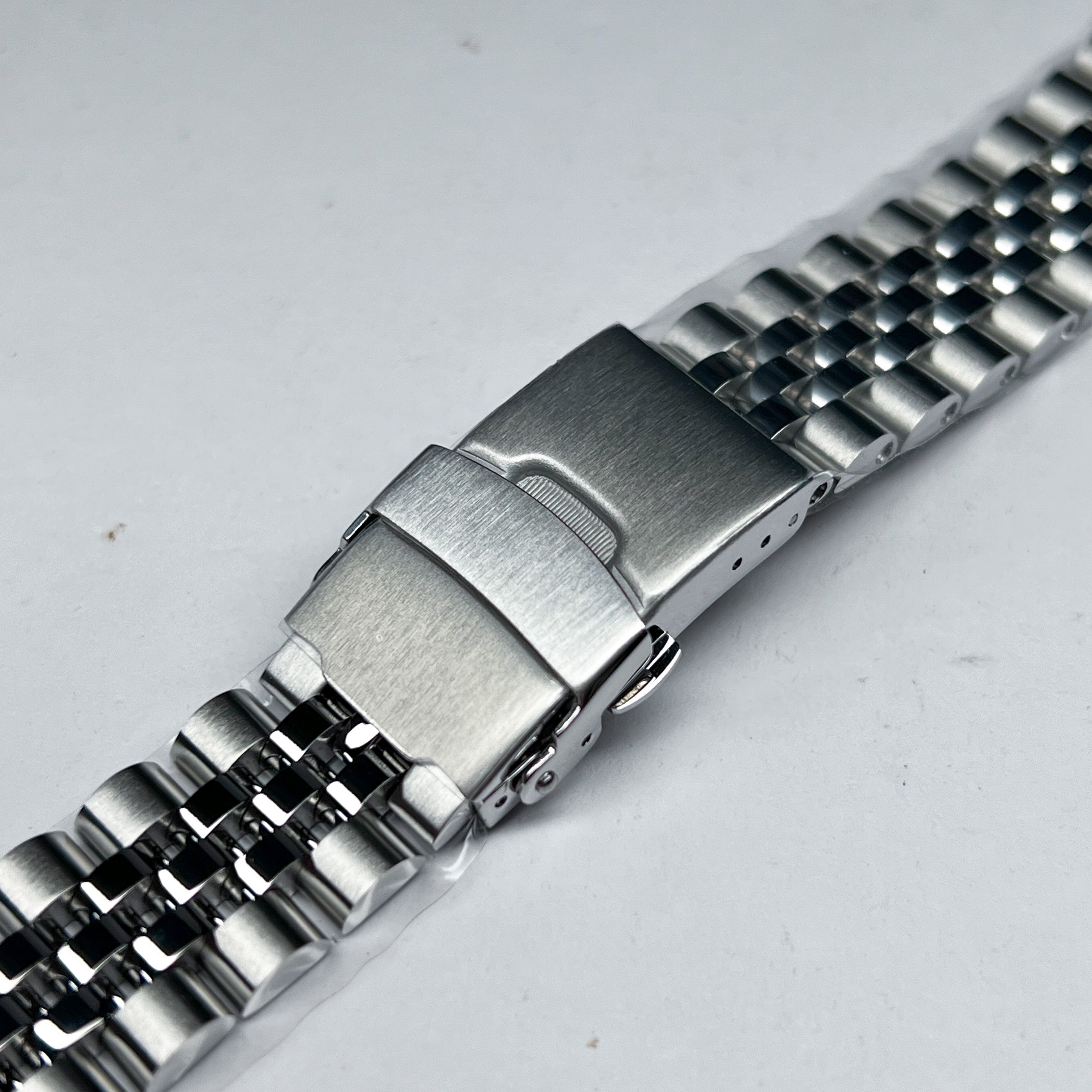 62MAS Jubilee: Silver Brushed Bracelet [Female Endlinks] – WEEZMODS