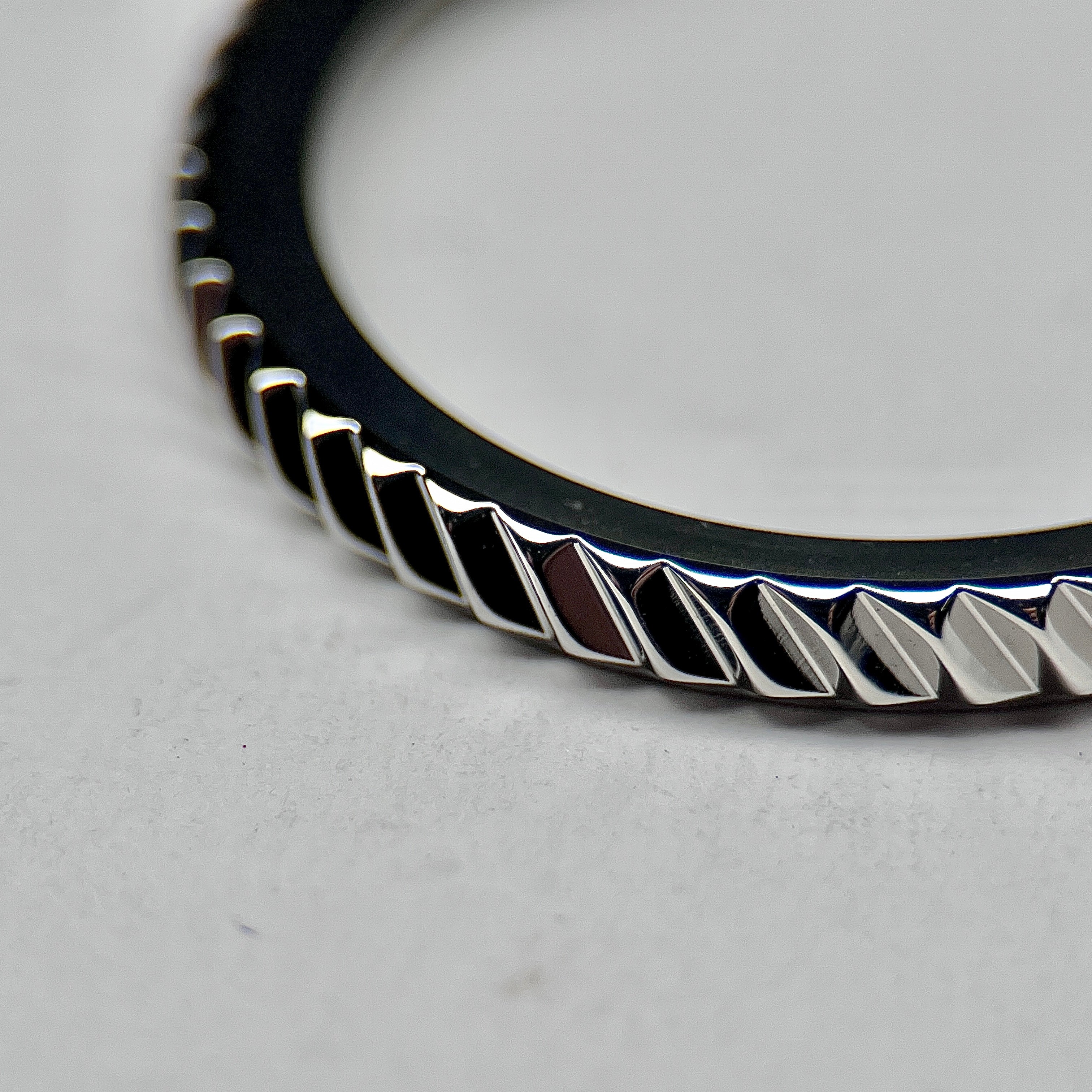 Turbine Bezel: Polished Silver