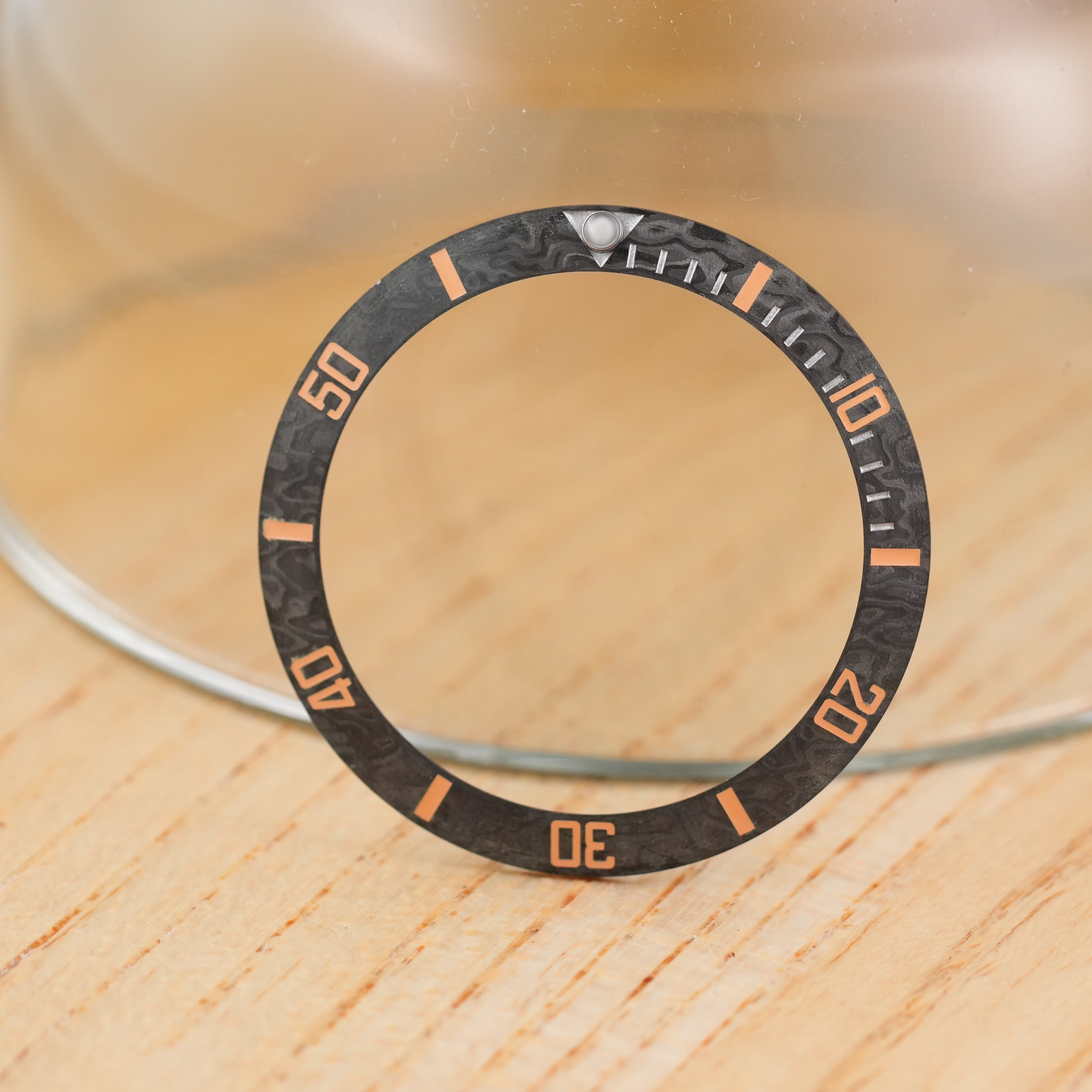 SKX007/SRPD Carbon Fiber: Grey in Coral Markers