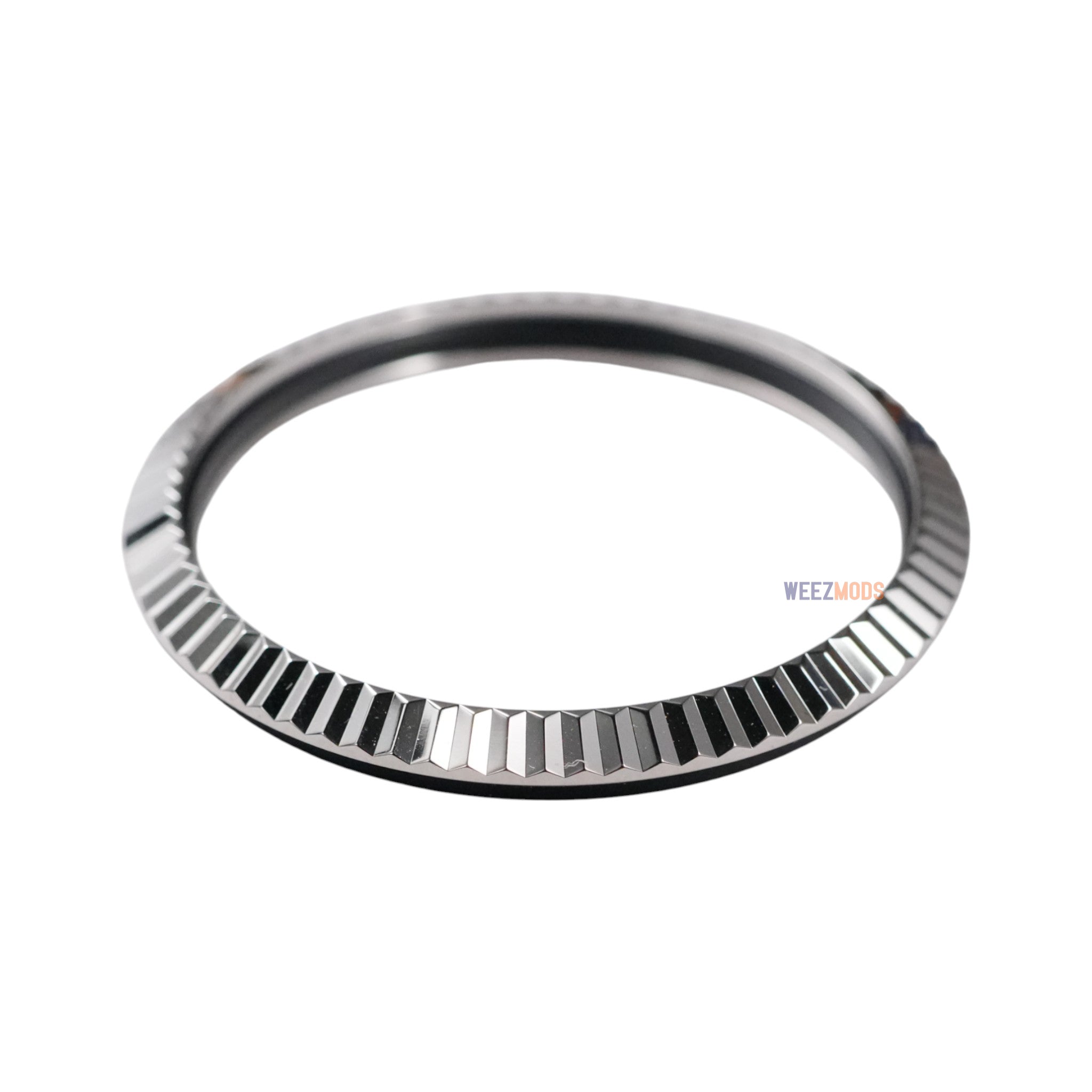 SRPE Fluted: Polished Silver Bezel