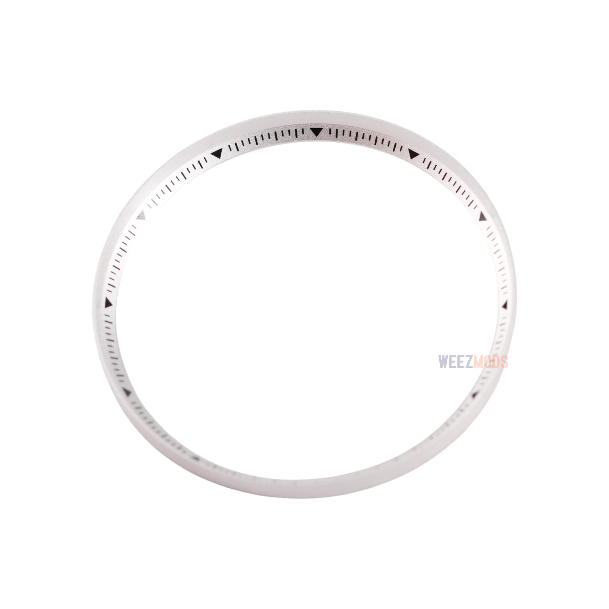 SKX007/SRPD Short Triangle: White with Black Markers