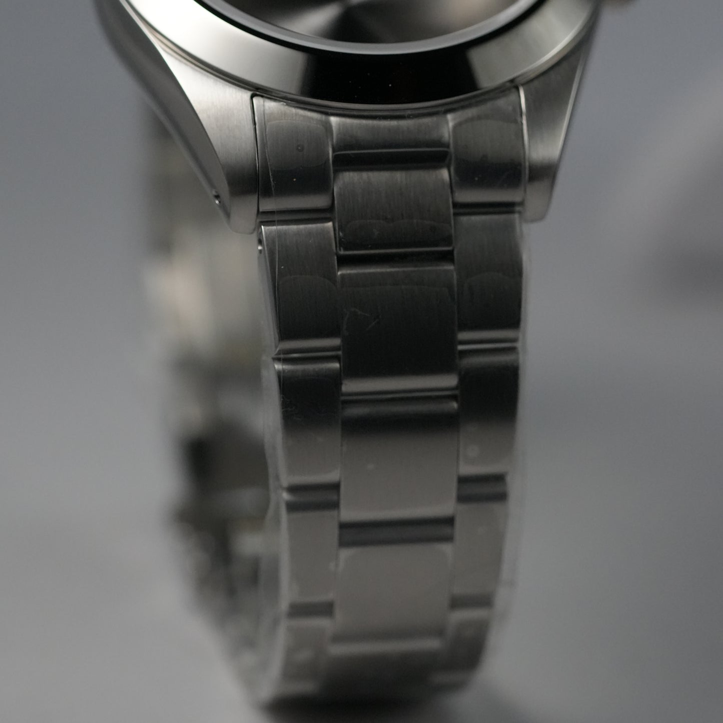 40MM Pilot: Brushed Silver with Cyclops & Oyster Bracelet