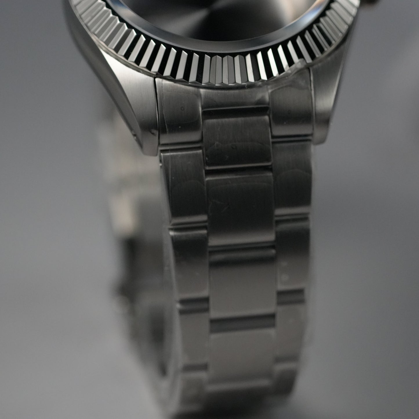 40MM Fluted: Brushed Silver with Dome & Oyster Bracelet