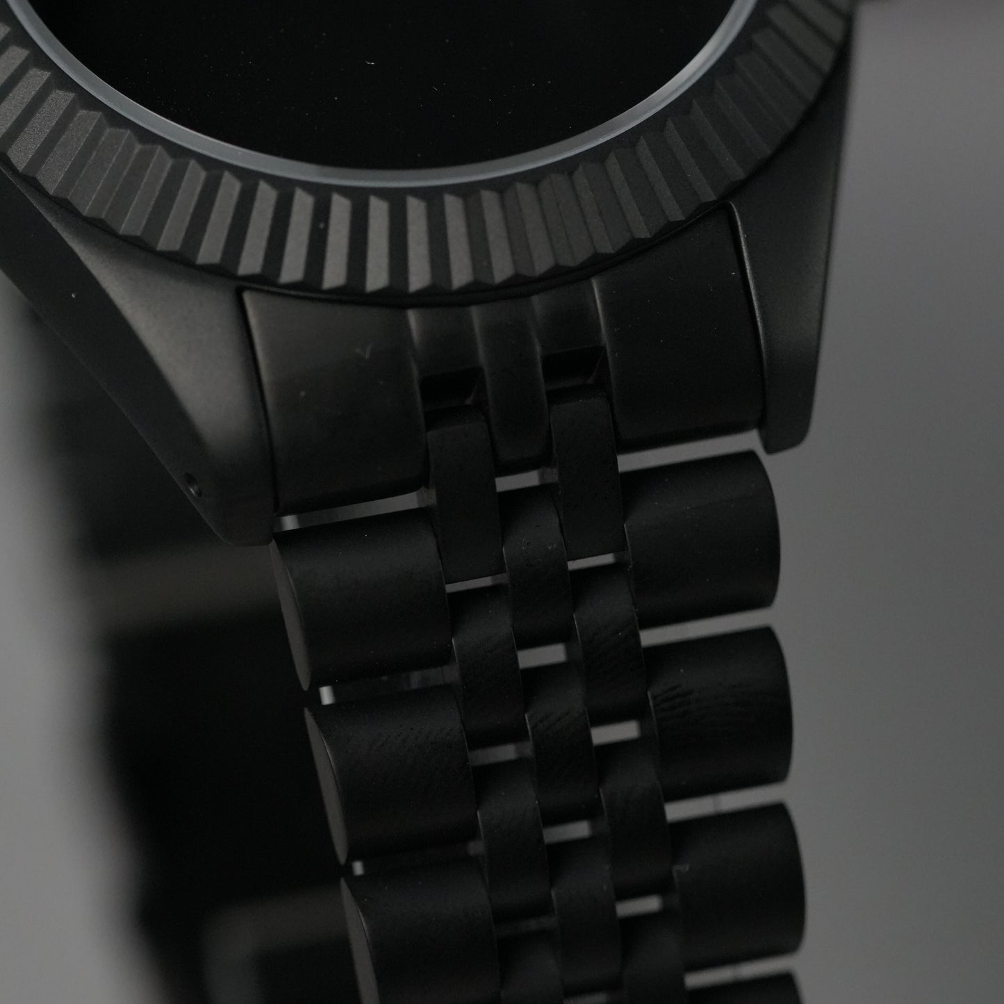 40MM Fluted: Matte Black with Cyclops & Jubilee Bracelet