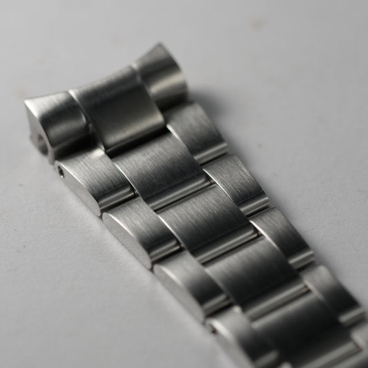 MM300 Oyster: Brushed Silver Bracelet